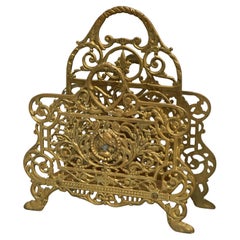 Portacartas neoclásico rococó de bronce dorado y foliado reticulado siglo XX