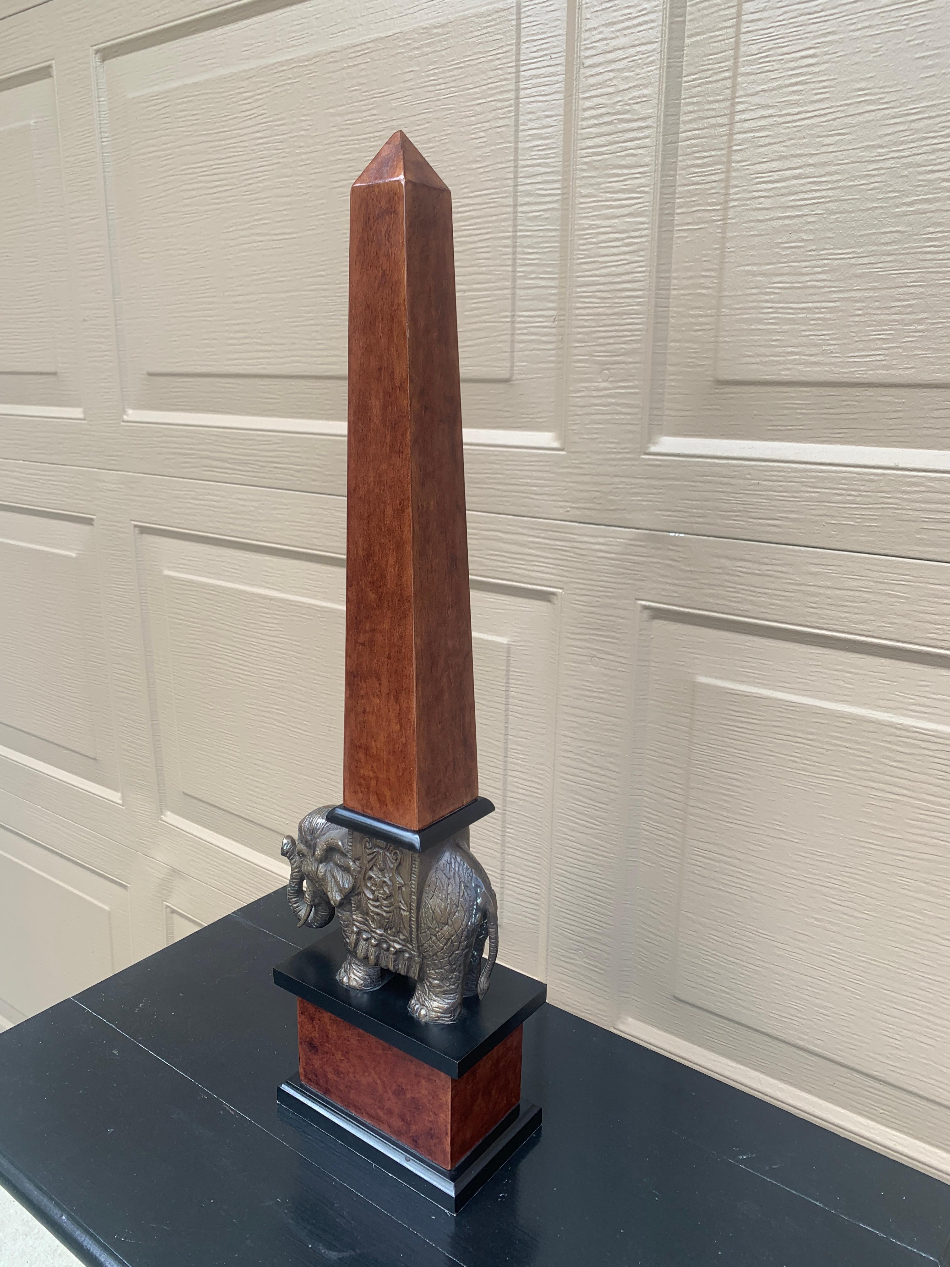 Neoklassizistischer römischer Holzobelisk nach Berninis Elefanten- und Obeliskenstatue (Neoklassisch) im Angebot