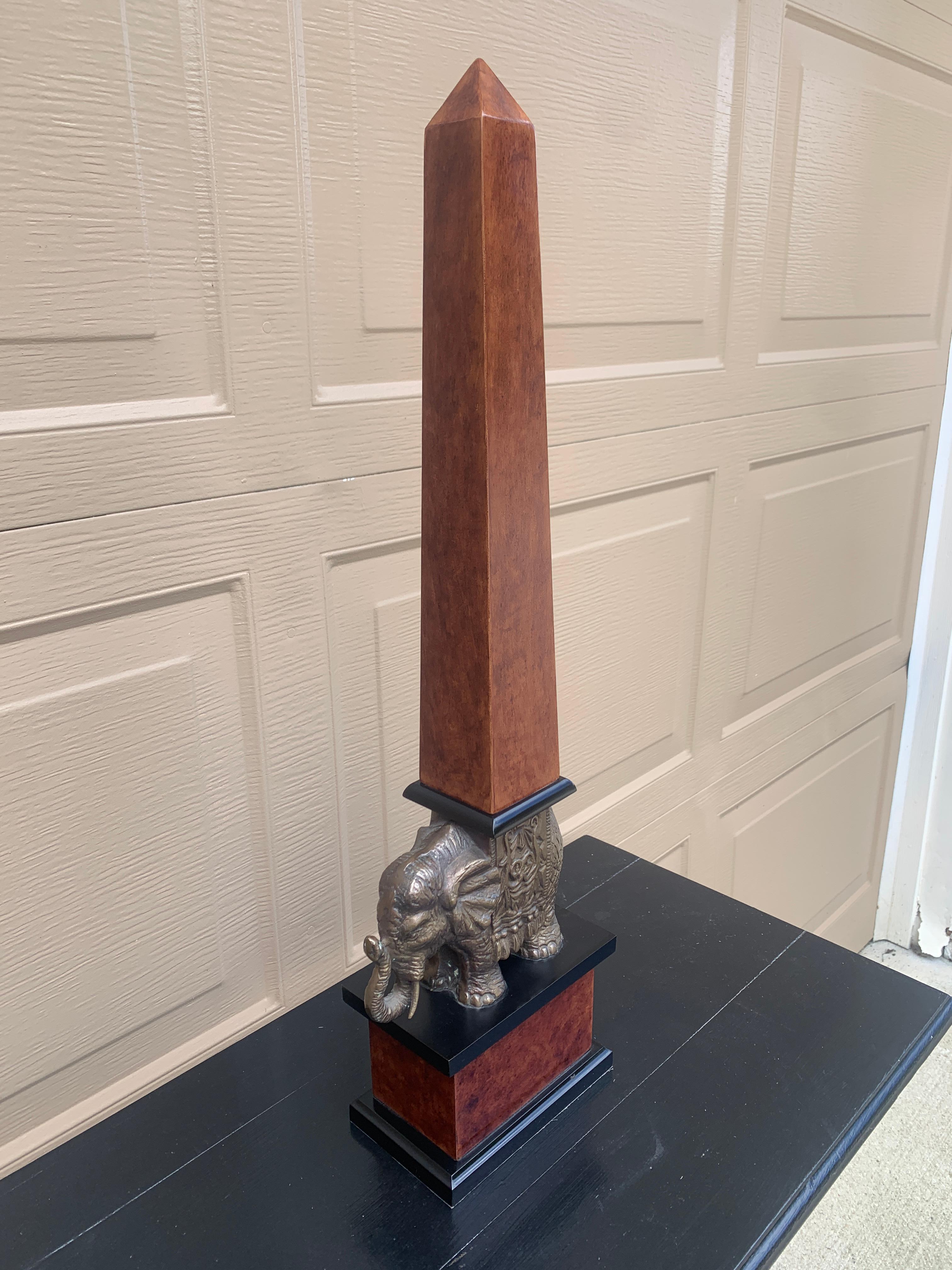 Neoklassizistischer römischer Holzobelisk nach Berninis Elefanten- und Obeliskenstatue (amerikanisch) im Angebot