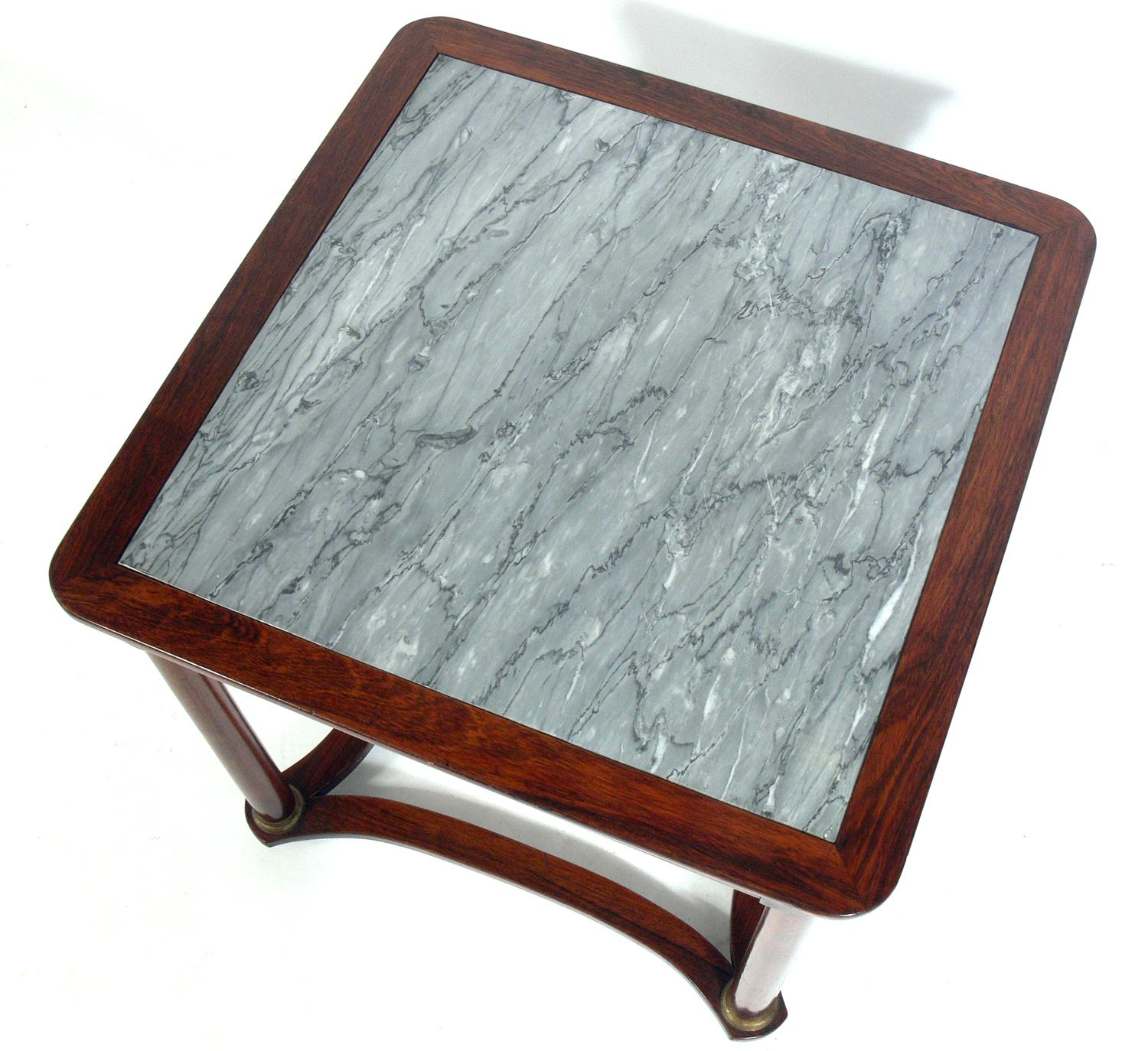 Neoklassischer Tisch aus Palisanderholz und Marmor (Französisch) im Angebot