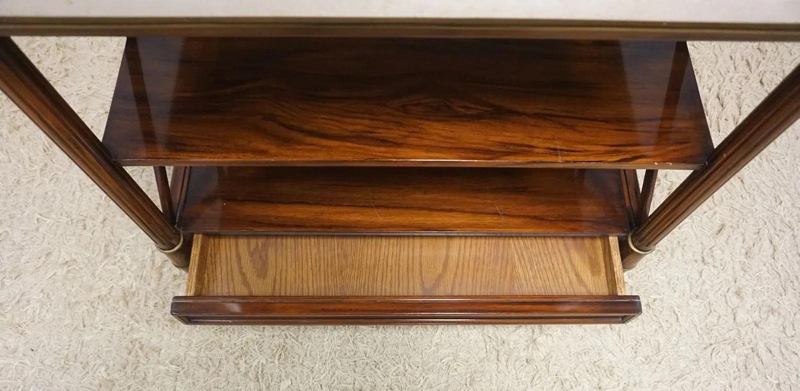 Mesa auxiliar neoclásica de palisandro Estadounidense en venta