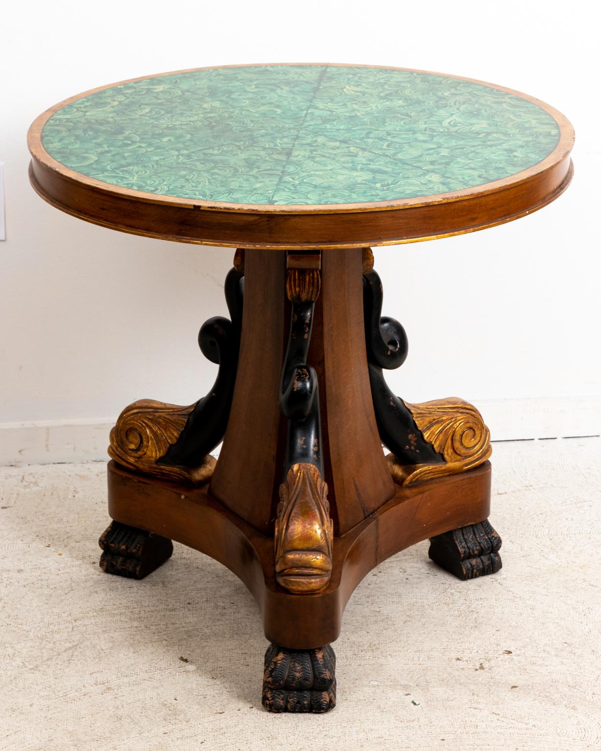 Neoclassical Round Table In Good Condition For Sale In Stamford, CT