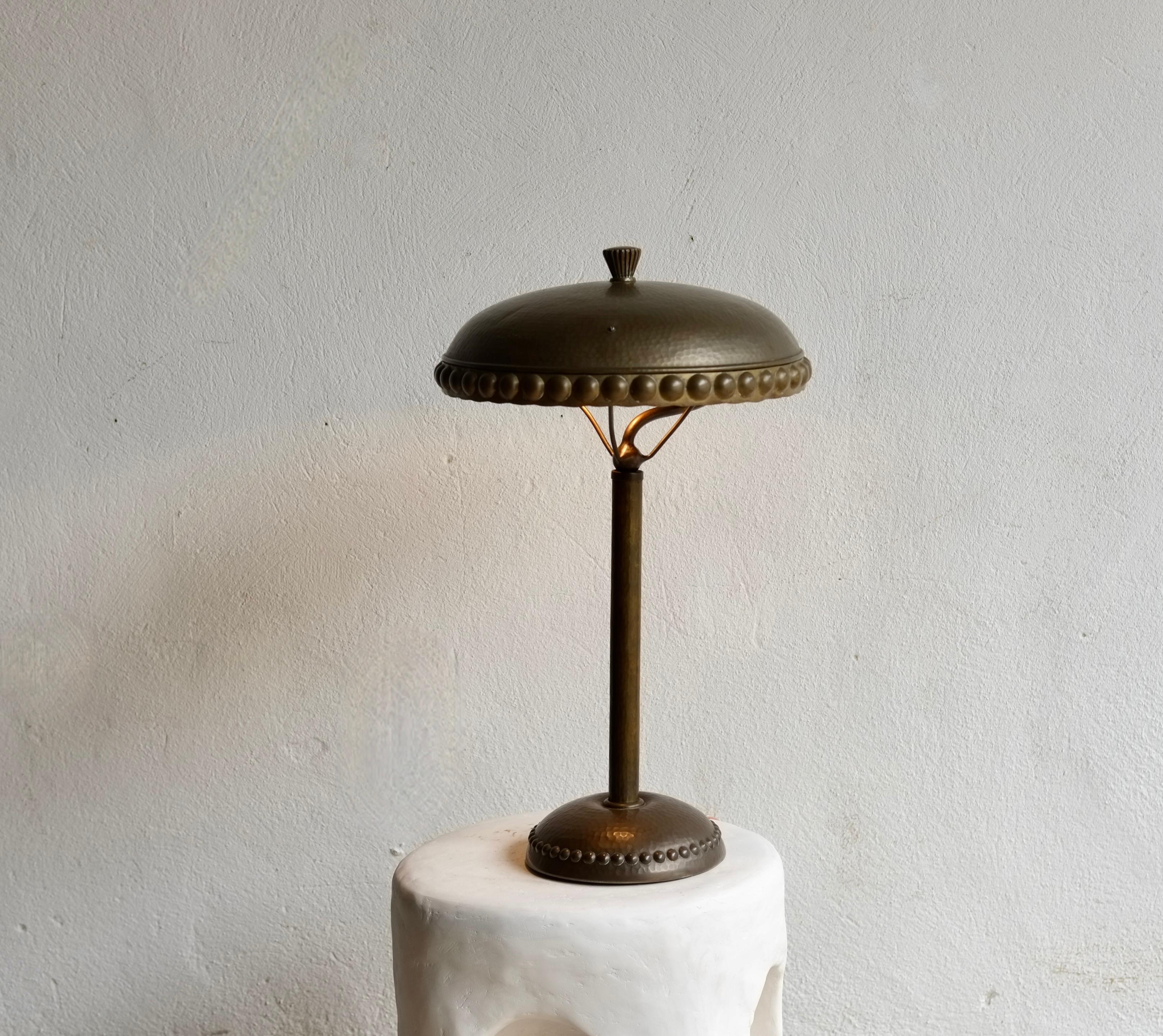 Neoclassical Secessionist Desk Lamp In Good Condition For Sale In London, GB