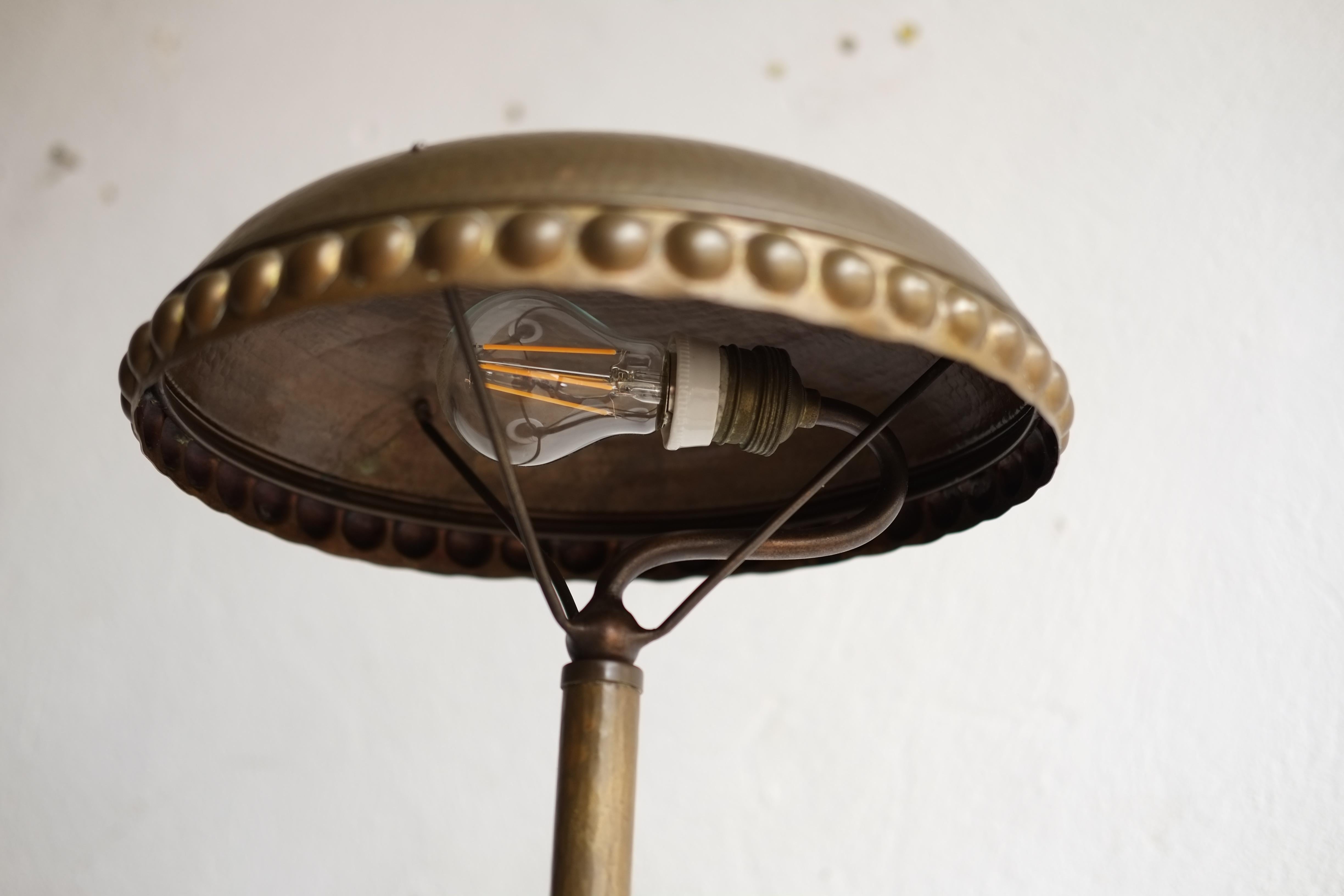 Neoclassical Secessionist Desk Lamp For Sale 3