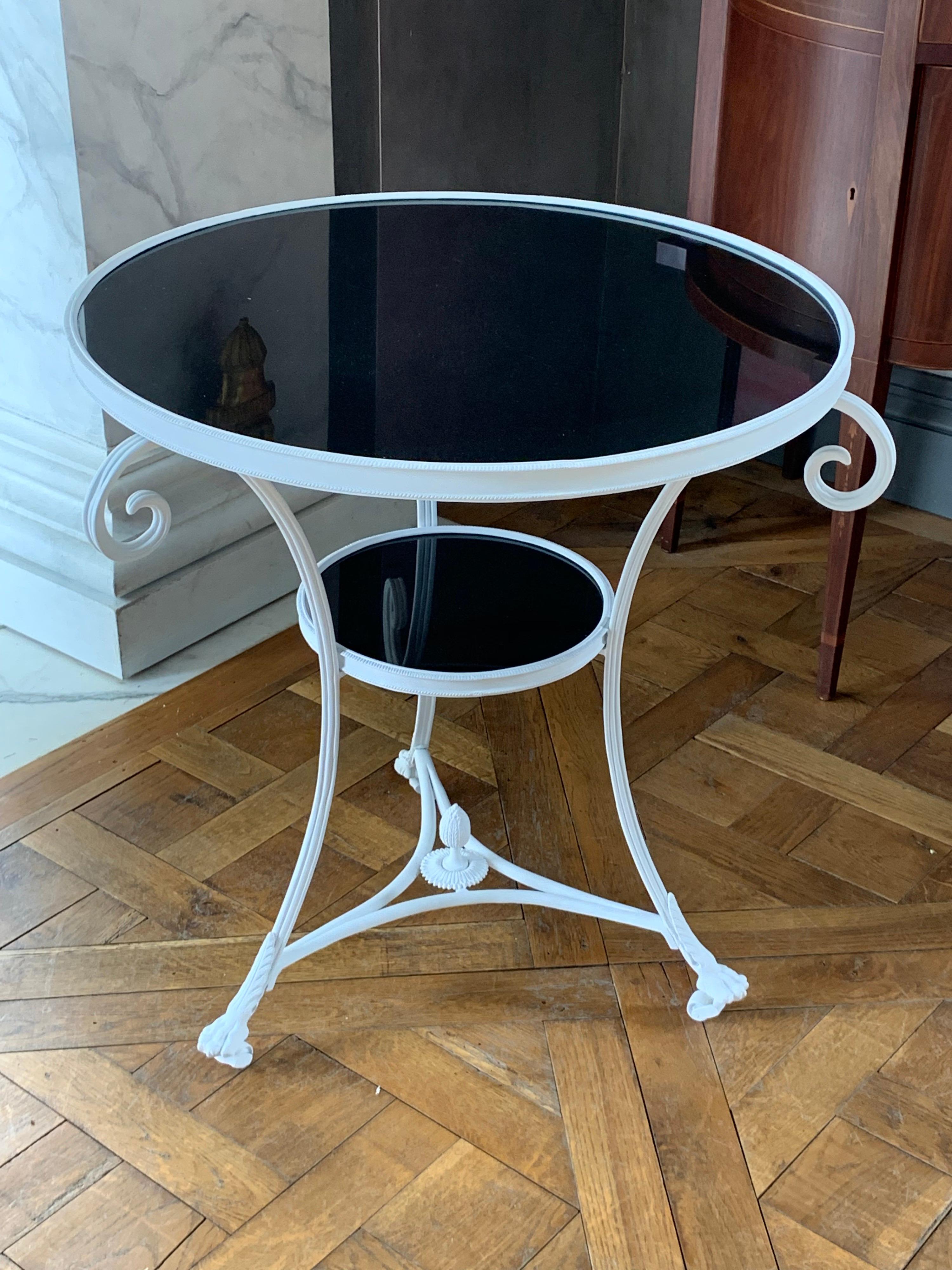 A Modern Black Marble Top Gueridon With a White Base  In Good Condition For Sale In New Haven, CT