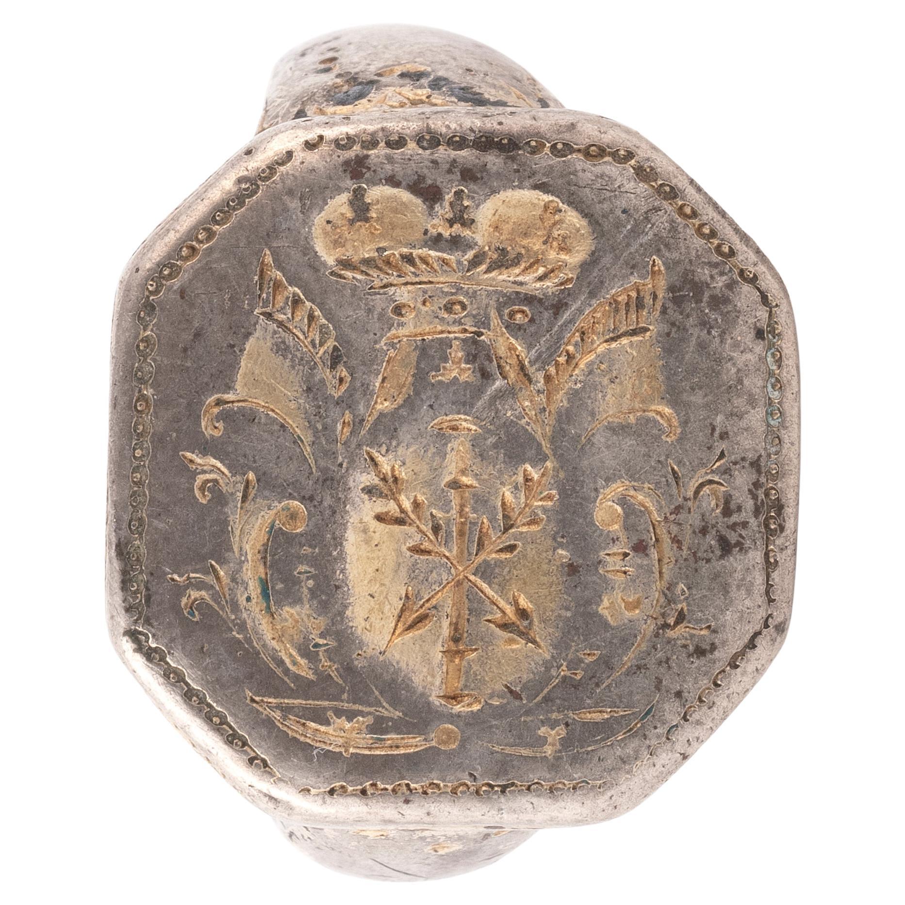 Anello da sigillo neoclassico in argento e metallo dorato russo a forma ottagonale del 1780