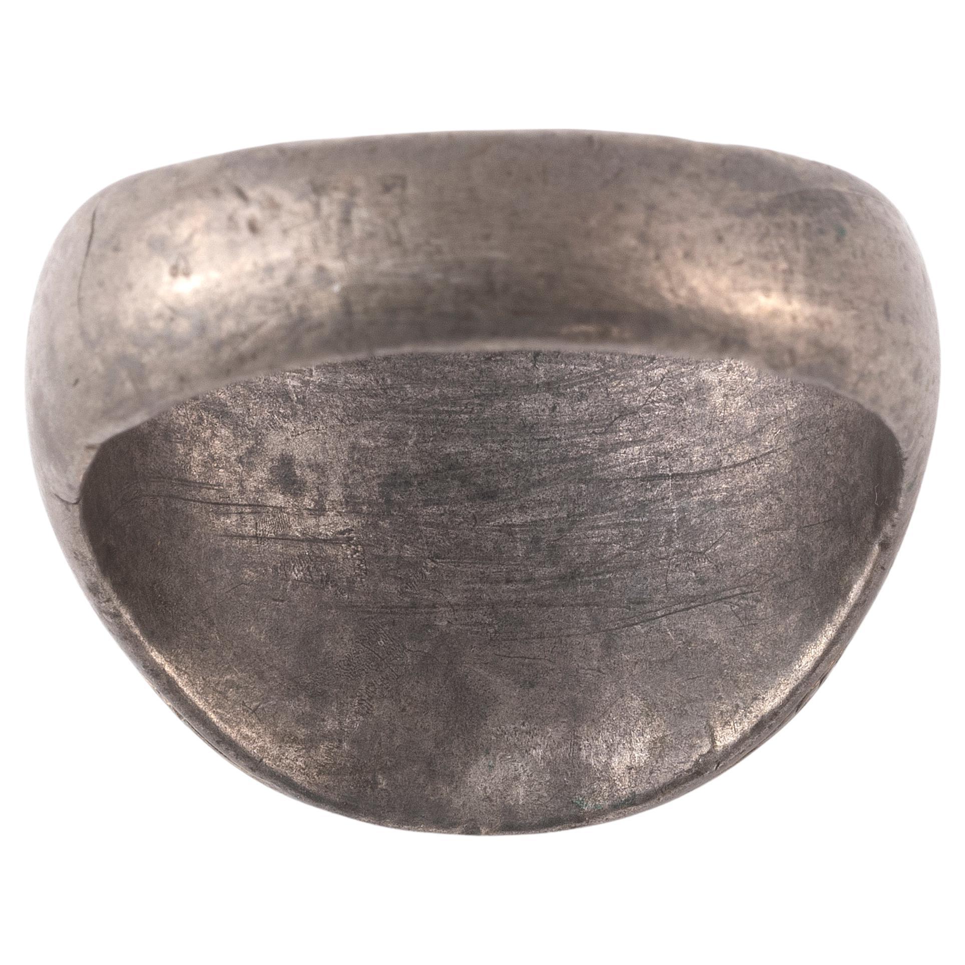 Anello da firma neoclassico in argento e metallo dorato russo di forma ovale del 1780 In condizioni buone in vendita a Firenze, IT