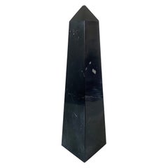 Obelisco neoclassico in marmo massiccio nero e grigio