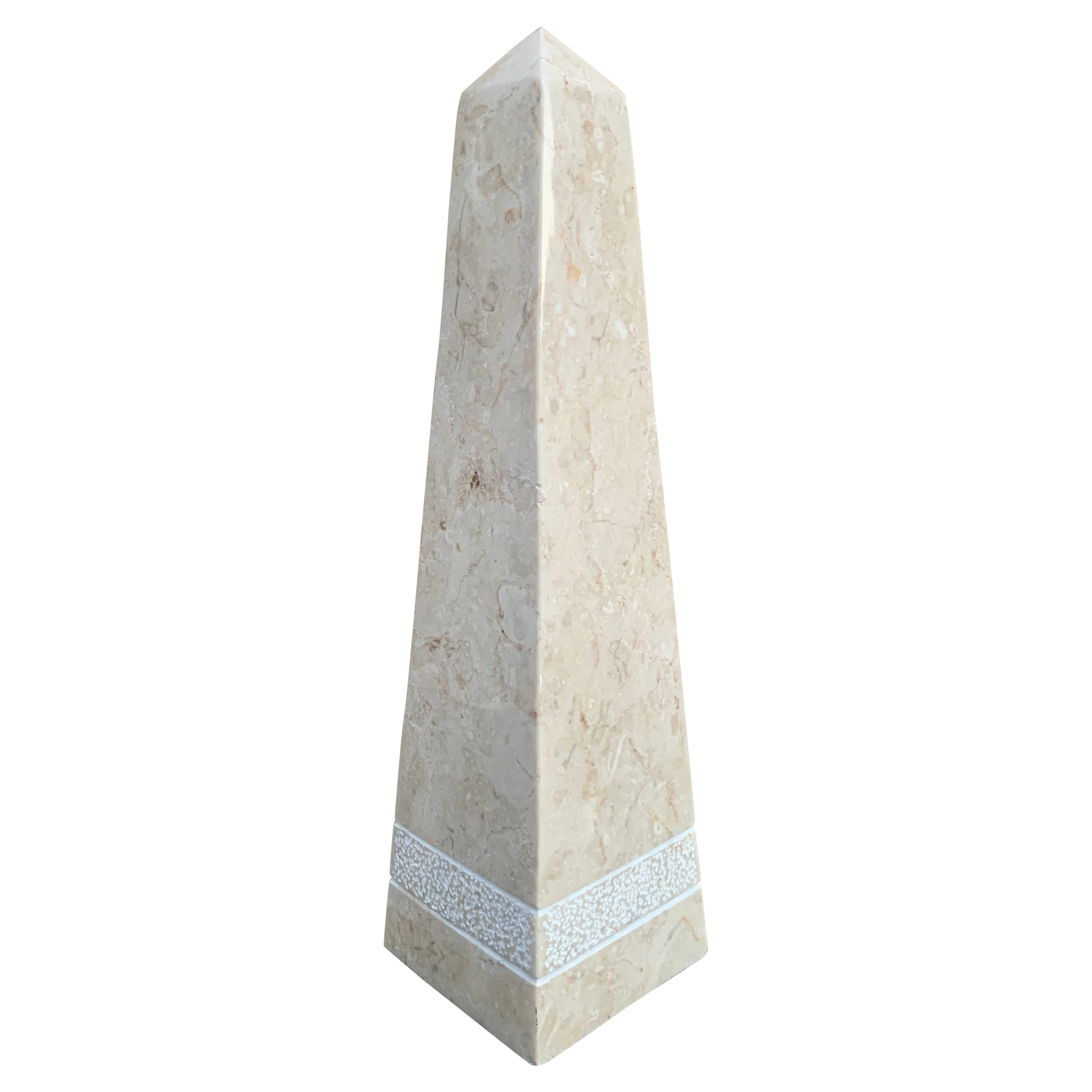 Obelisco neoclásico de mármol macizo crema y gris