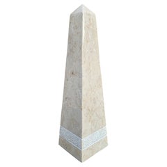 Obelisco neoclásico de mármol macizo crema y gris