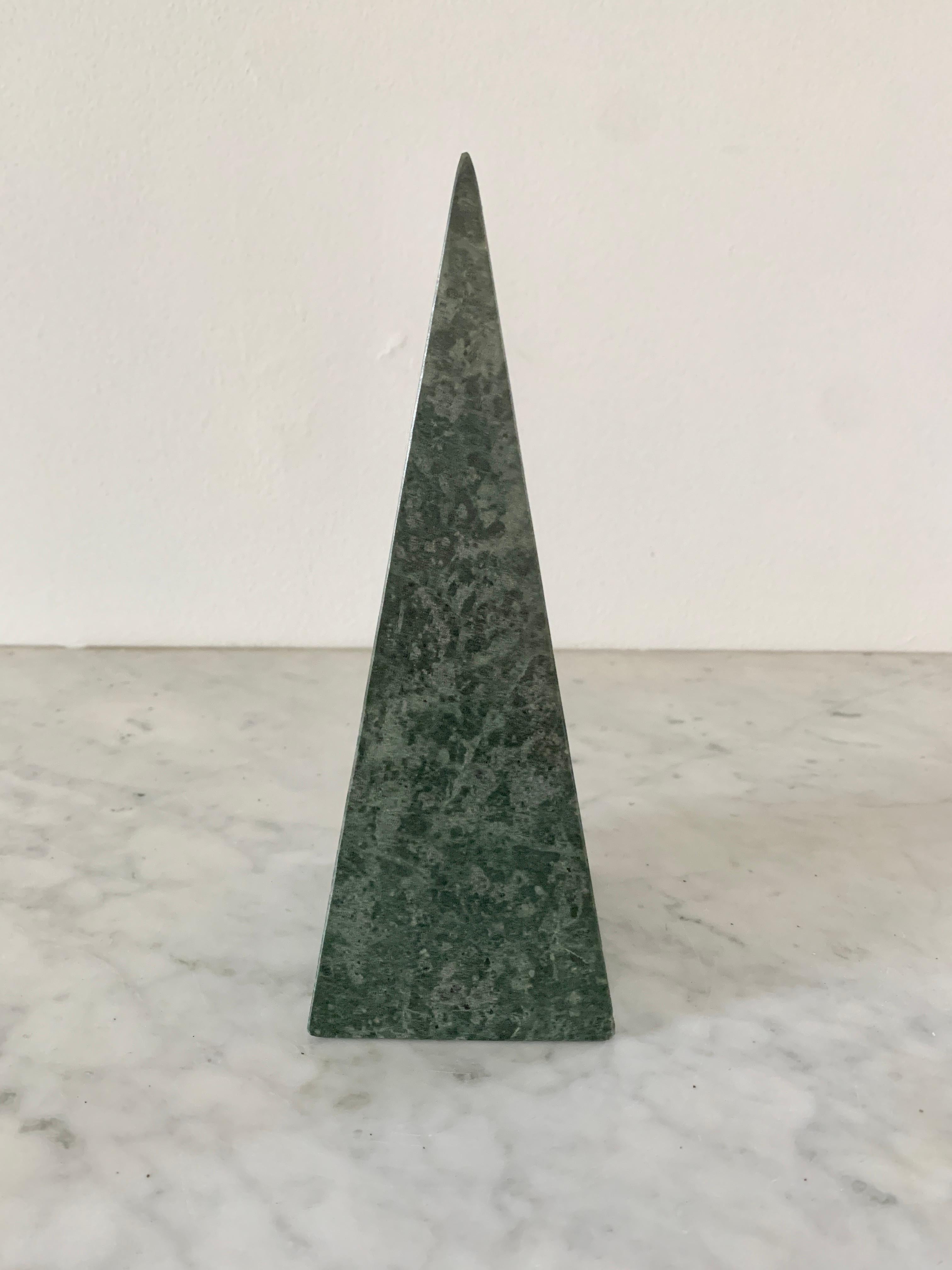 Neoclassical Solid Marble Green and Gray Obelisk In Good Condition For Sale In Elkhart, IN