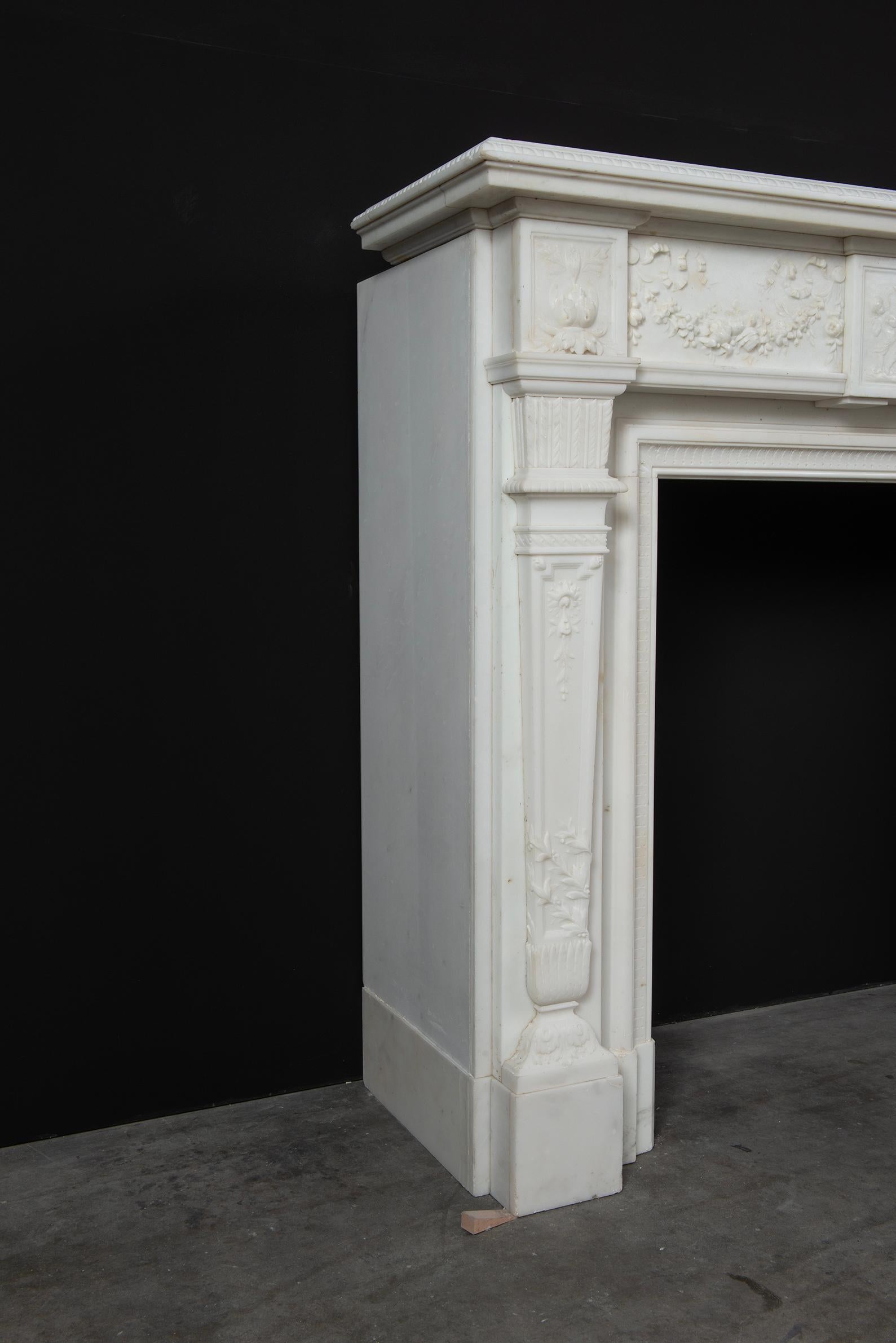 Stone Neoclassical Statuary Marble Mantelpiece For Sale
