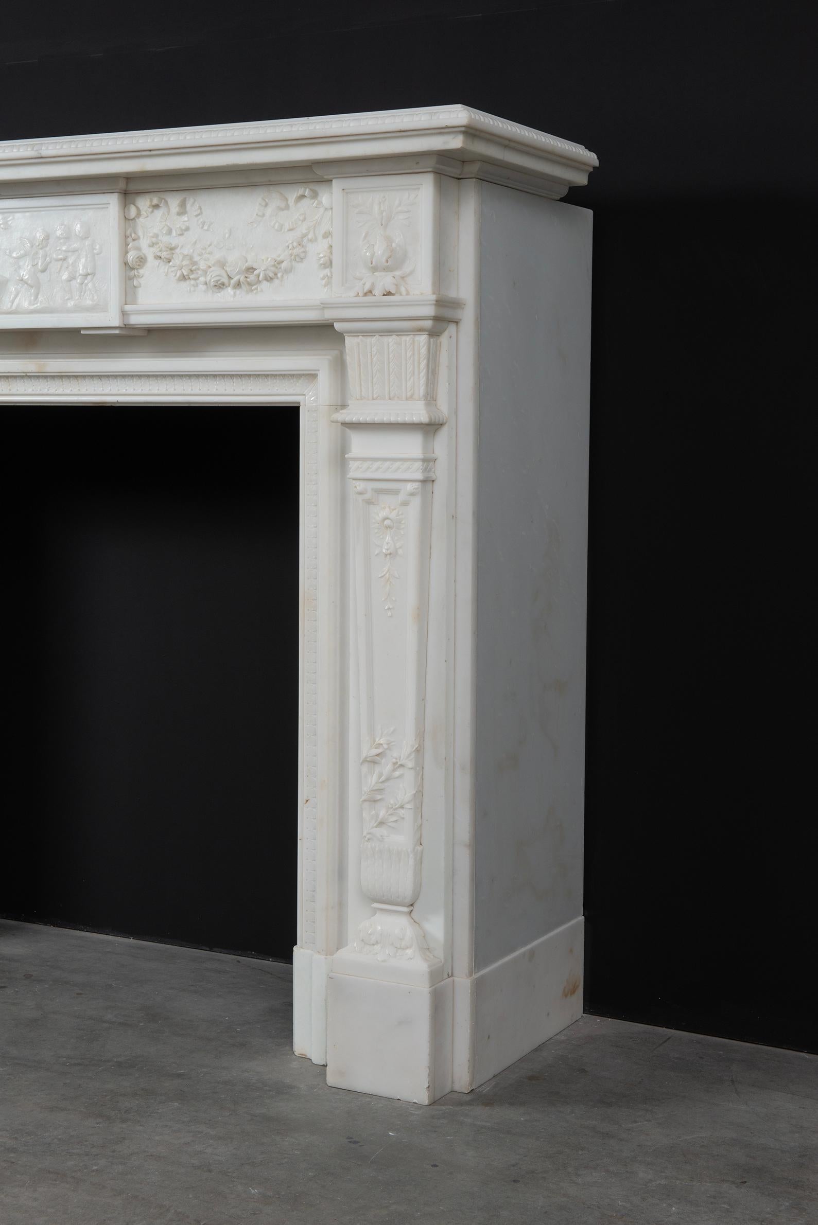 Neoclassical Statuary Marble Mantelpiece For Sale 2