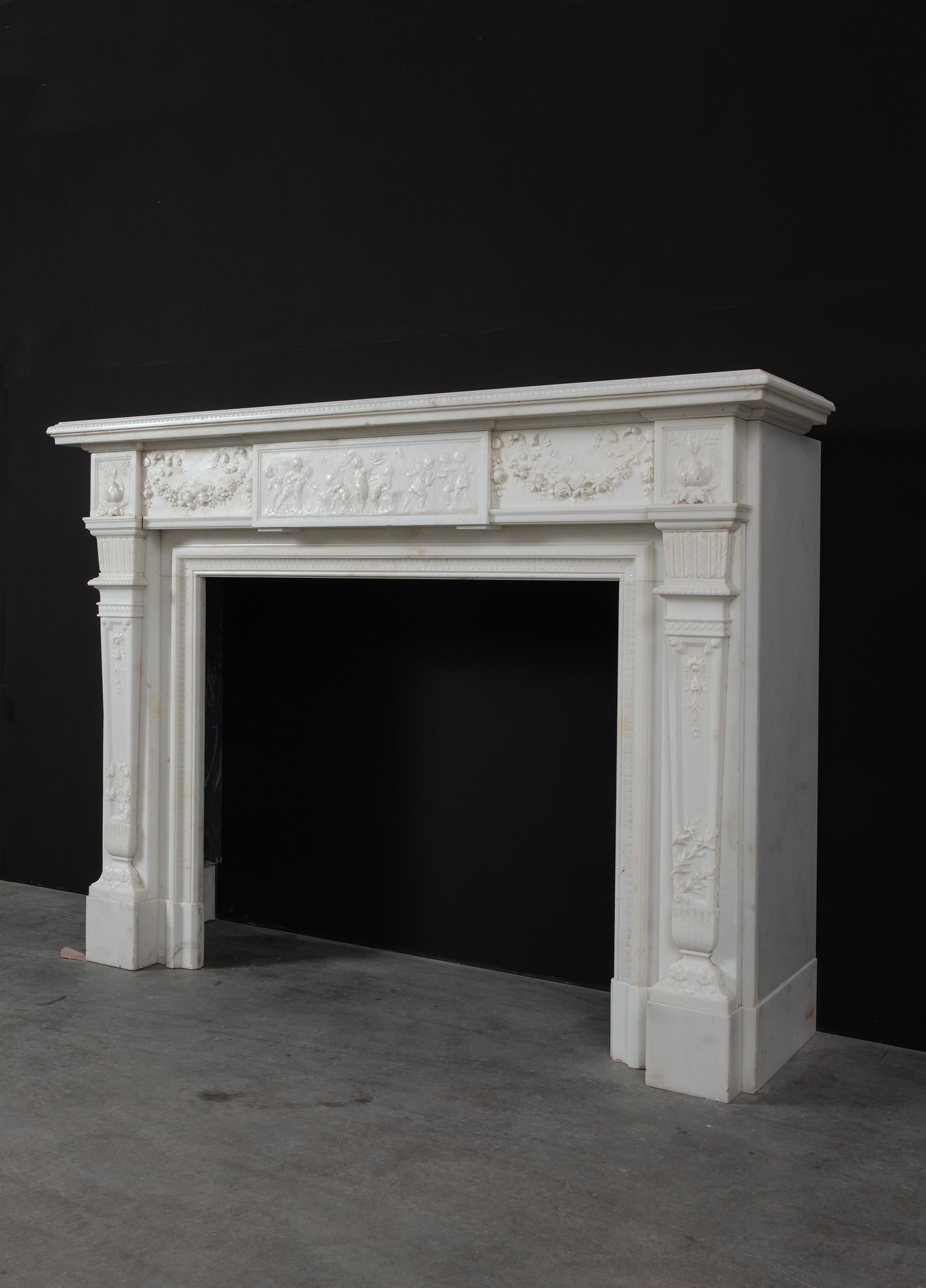 Neoclassical Statuary Marble Mantelpiece For Sale 3