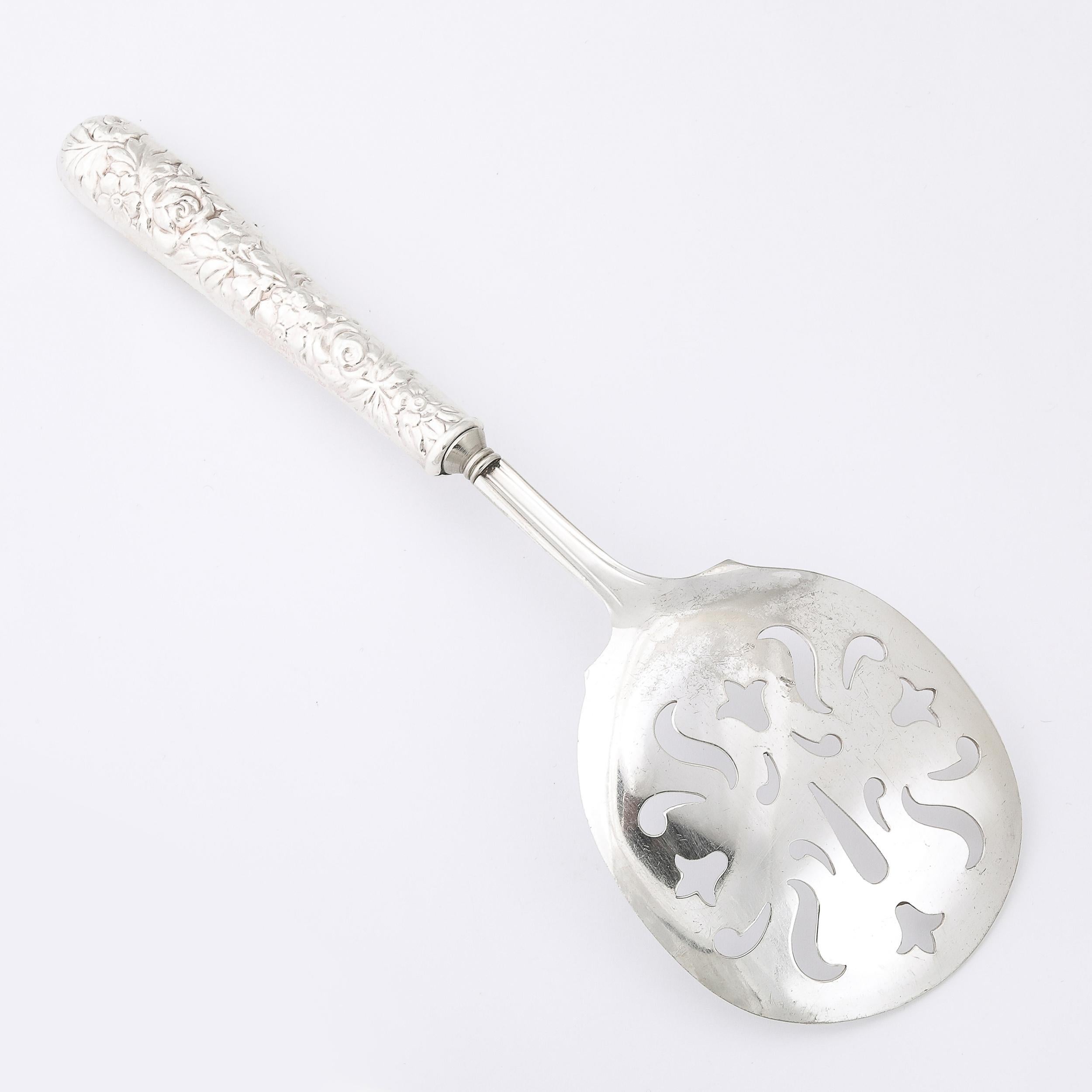 Neoclassical Sterling Silver Pierced Serving Spoon w/ Naturalist Relief Handle  For Sale 1