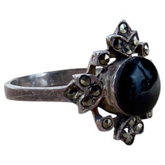 Anello neoclassico in argento sterling e ossidiana nera