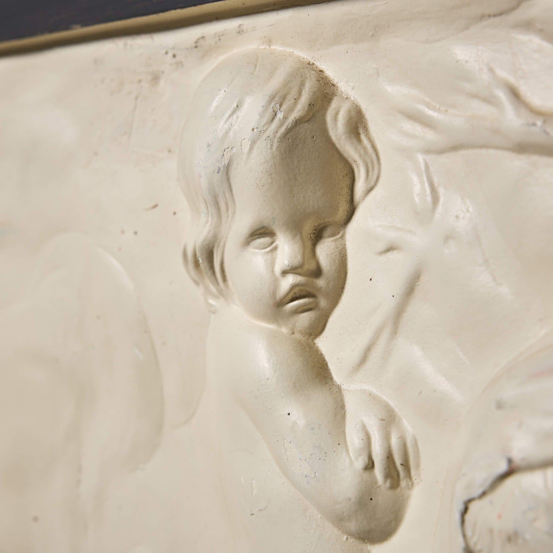 Anglais Plaque murale en plâtre de style néoclassique du 20ème siècle en vente