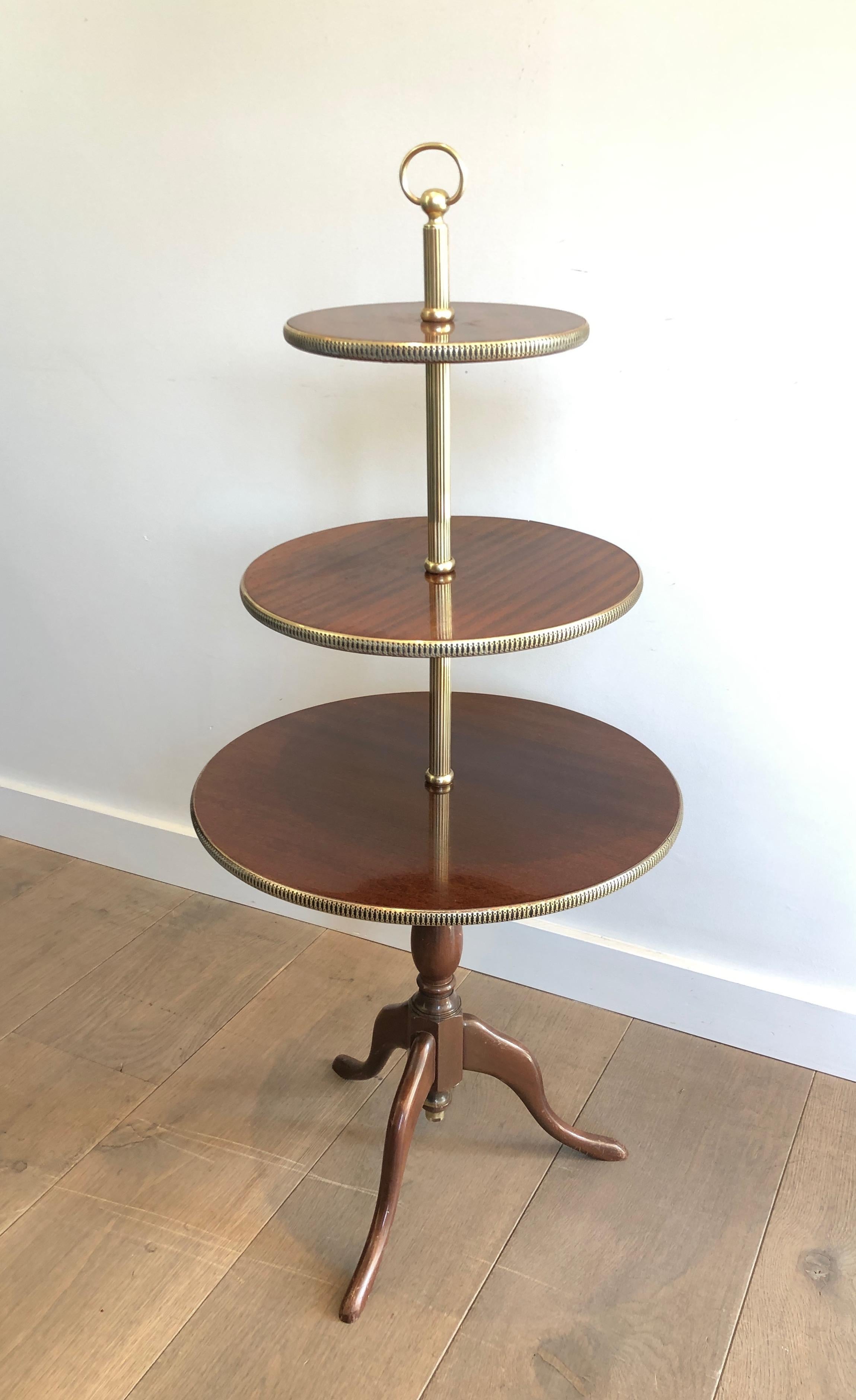 Runder Tisch im neoklassizistischen Stil aus Mahagoni und Messing mit 3 Ebenen, französisch, um 1940 im Angebot 6