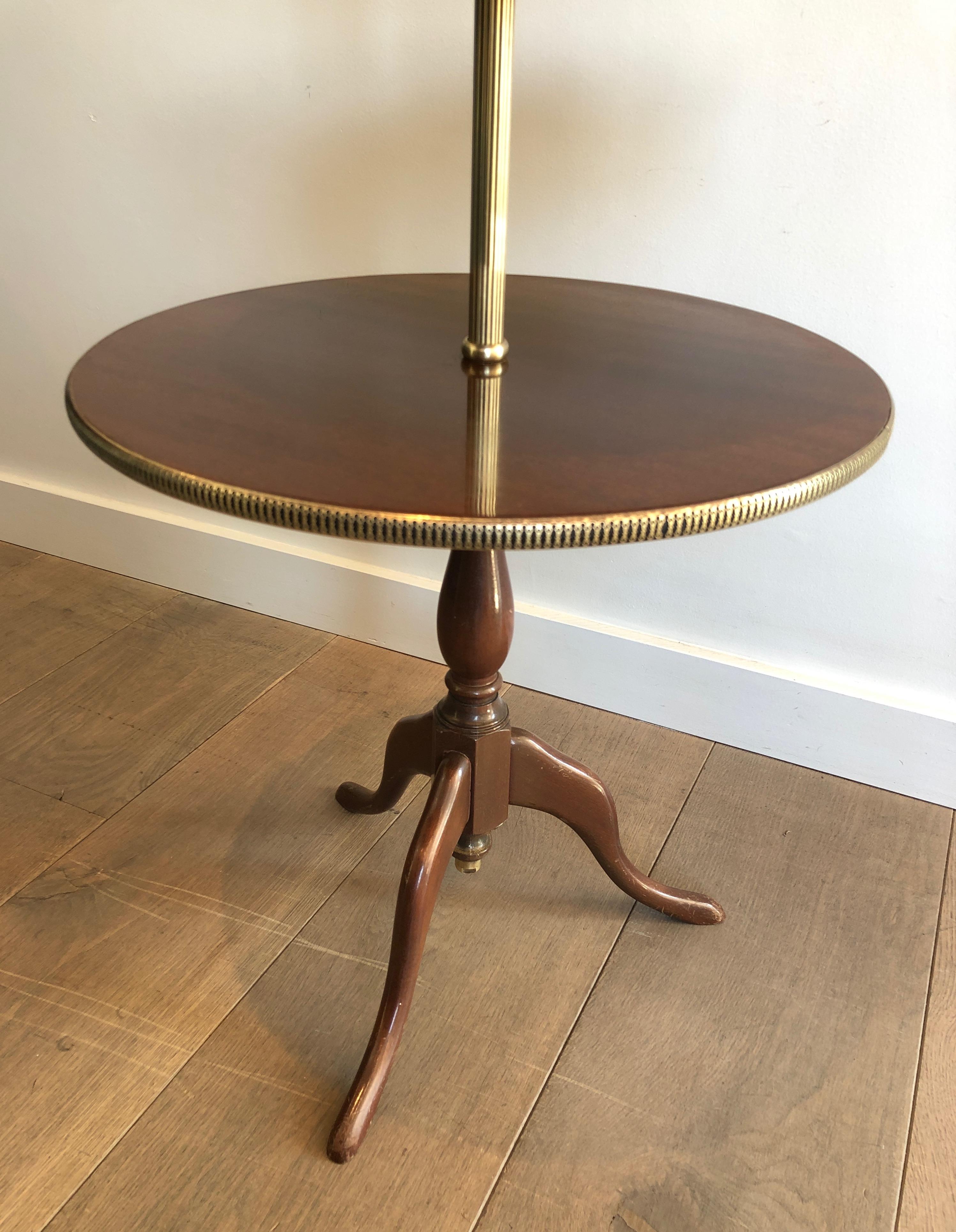 Runder Tisch im neoklassizistischen Stil aus Mahagoni und Messing mit 3 Ebenen, französisch, um 1940 im Angebot 1