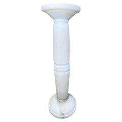 Neoklassischer Stil Alabaster Säule Pedestal