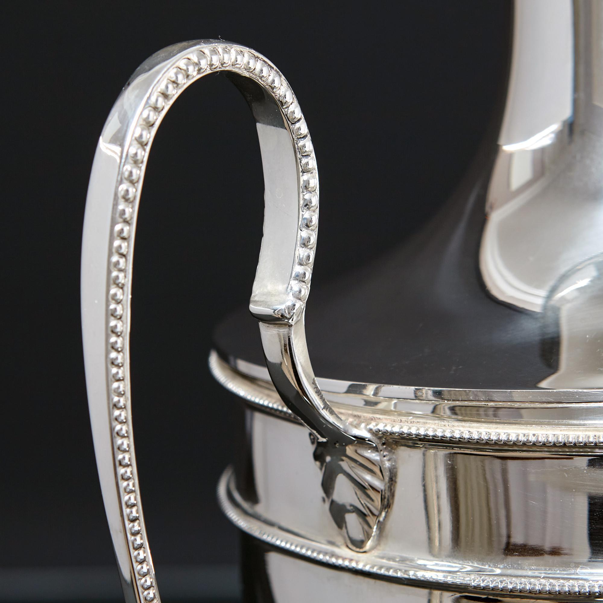 Neoclassical style antique silver trophy cup & cover In Good Condition For Sale In London, GB