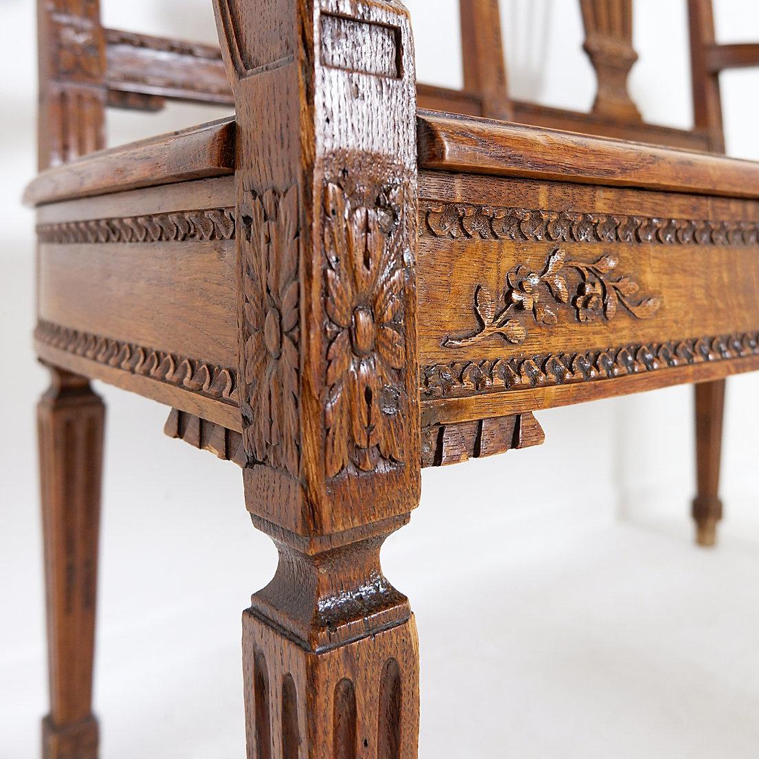 Banc de style néoclassique sculpté avec lyres sur le dossier du siège - 20e en vente 5