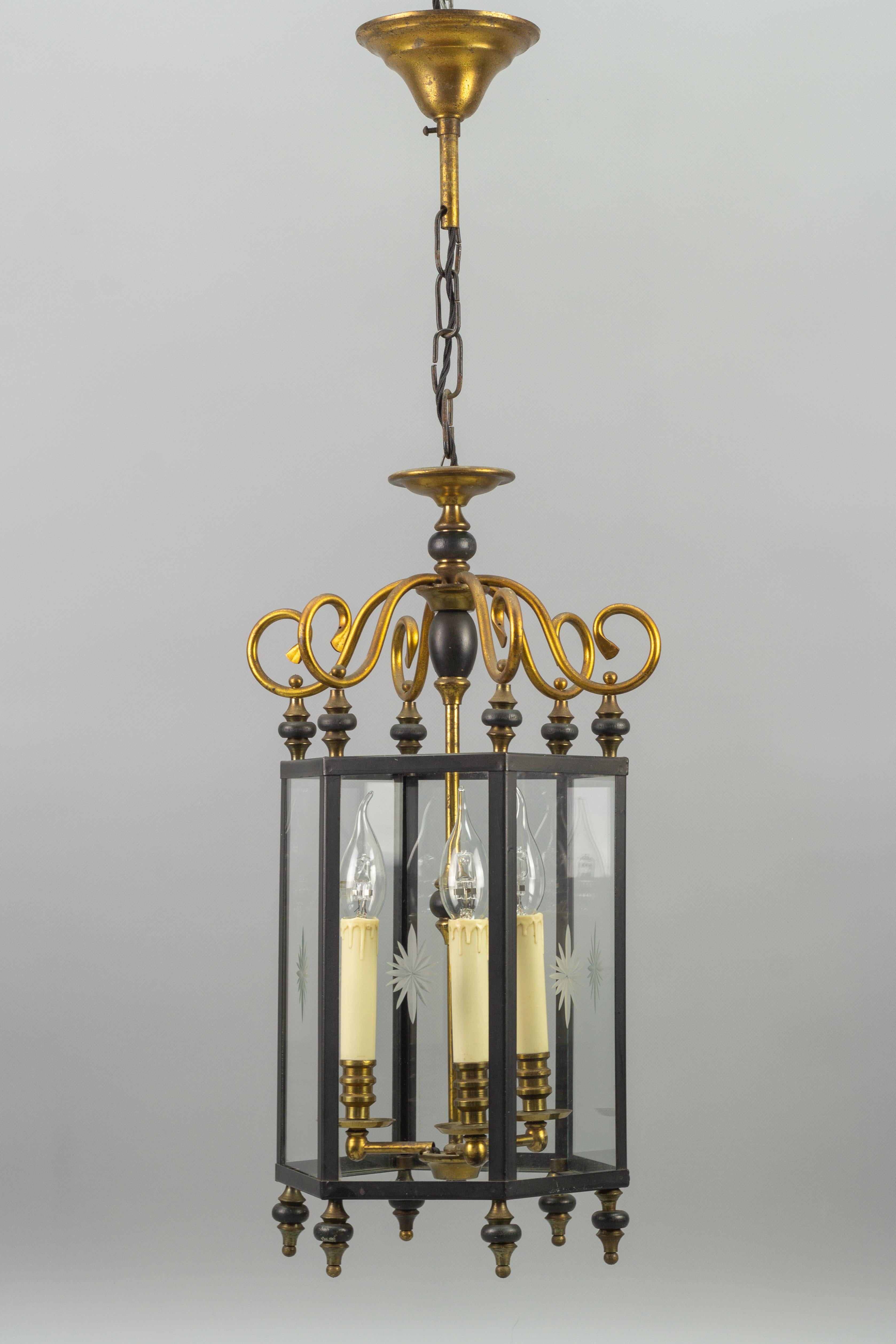 Neoclassical Style Brass and Glass Three-Light Hanging Hall Lantern In Good Condition In Barntrup, DE