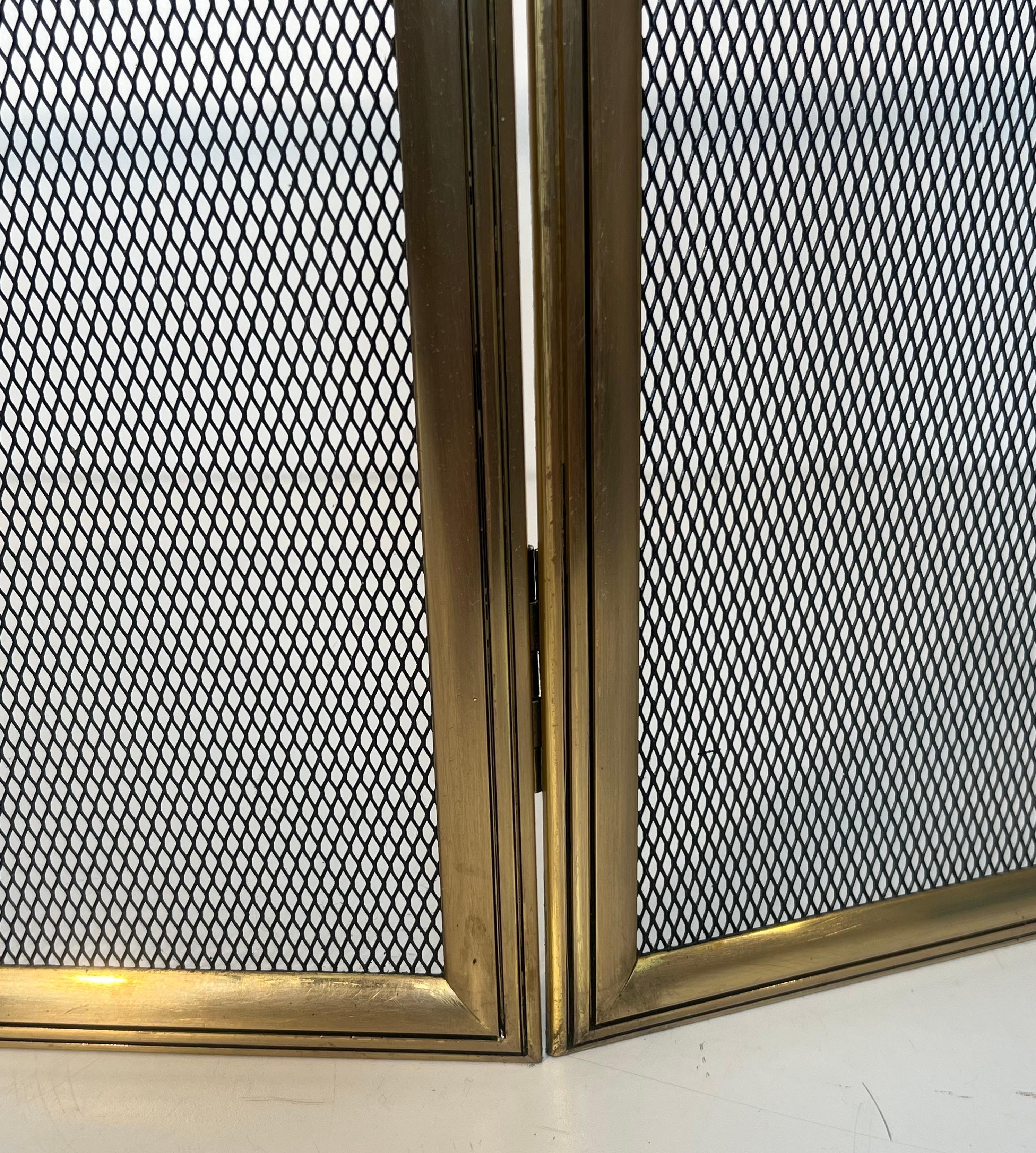 Neoclassical Style Brass and Grilling 3 Panels Fireplace Screen For Sale 3