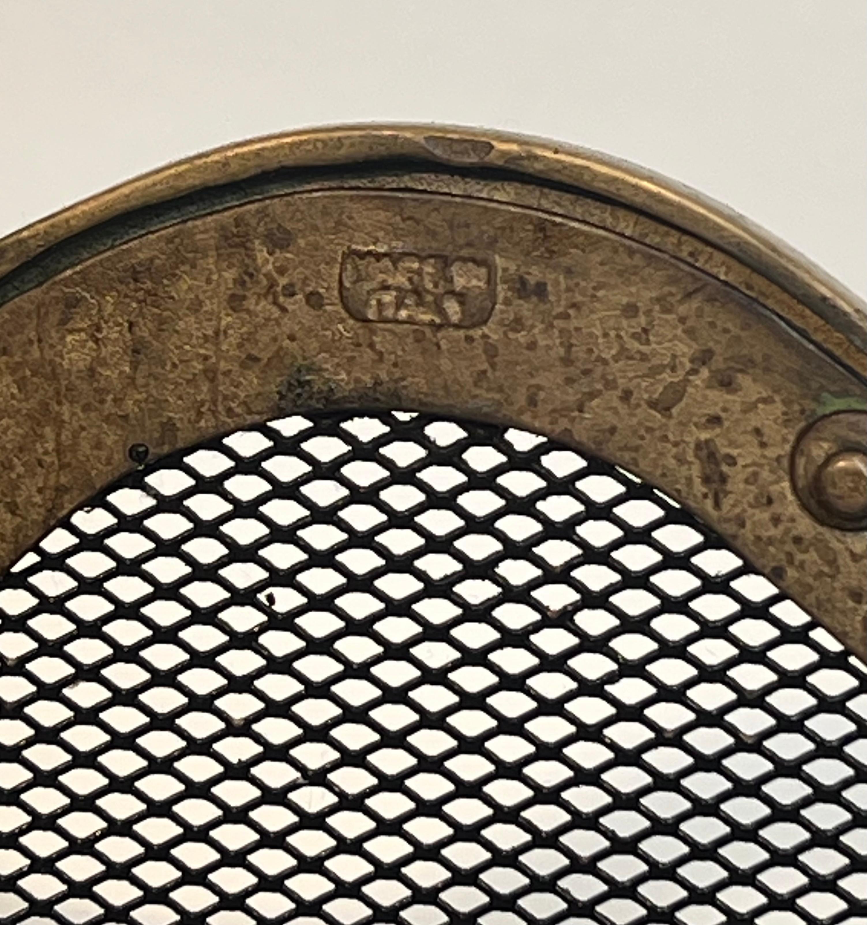 Pare-feu de cheminée de style néoclassique en laiton et 4 panneaux de grille en vente 3