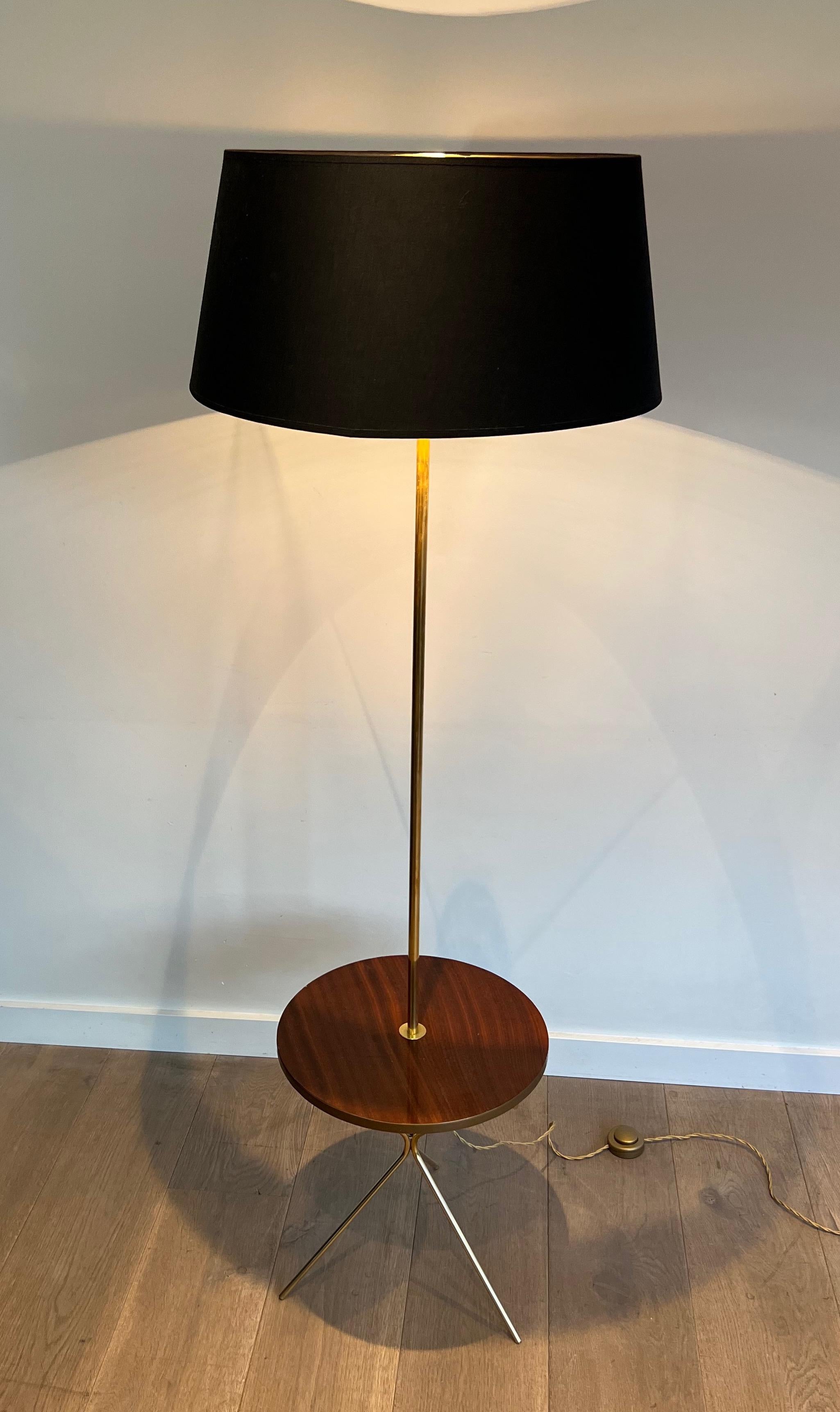 French Neoclassical Style Brass and Wood Floor Lamp in the Style of Maison Jansen For Sale