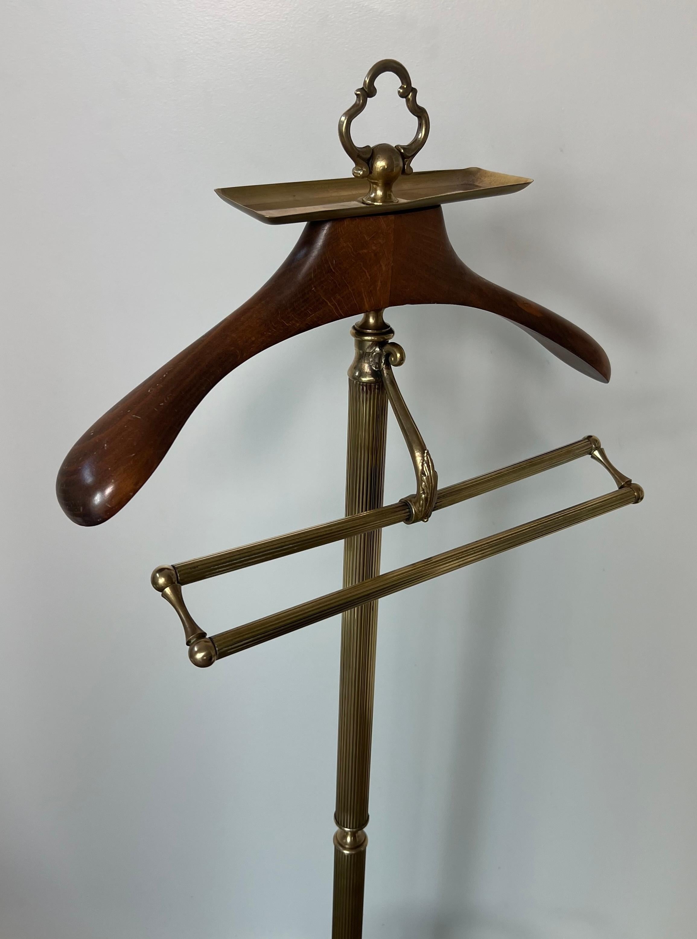 Valigetta in ottone e legno in stile neoclassico. Lavoro francese. Circa 1940 in vendita 6