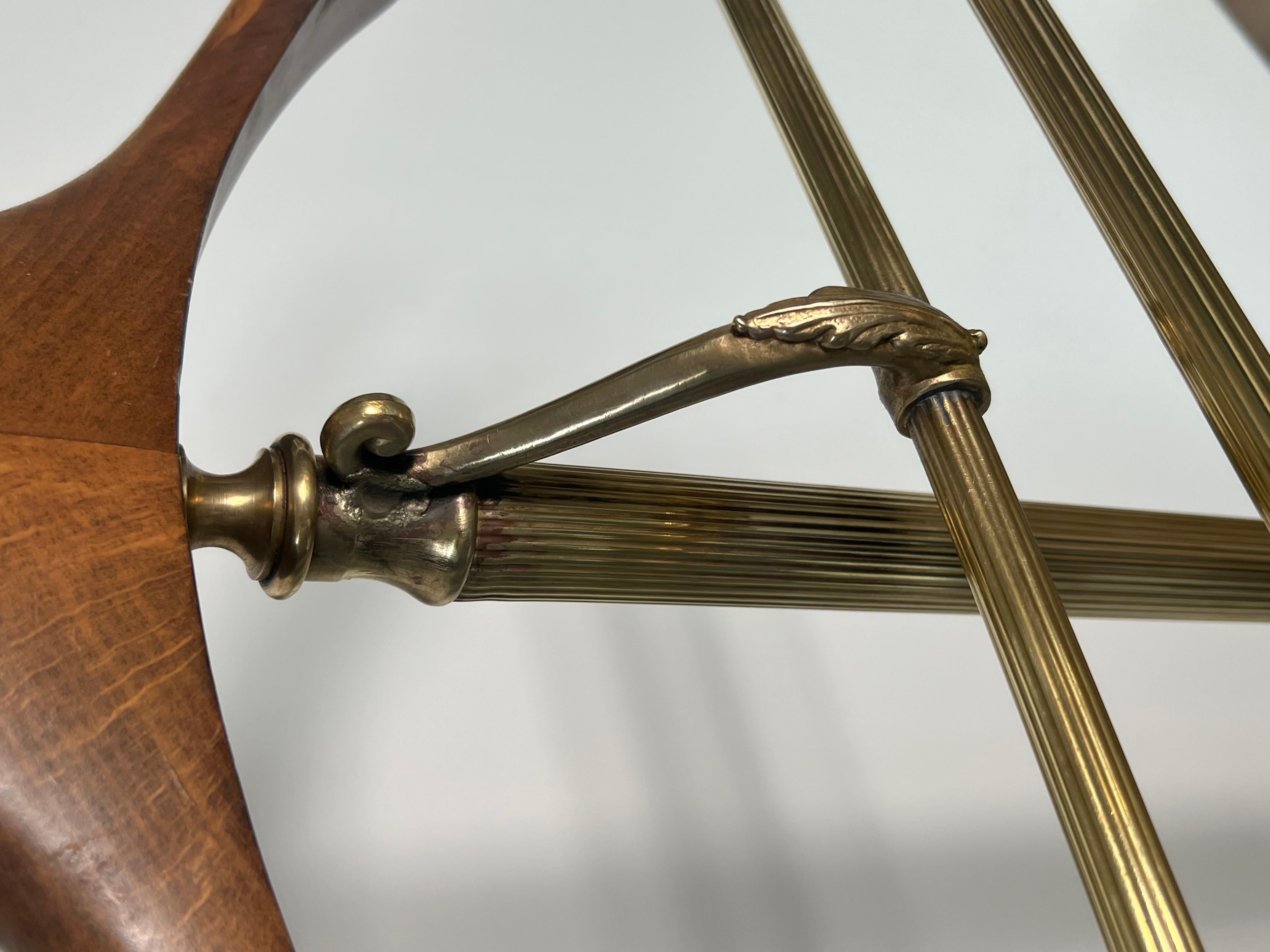 Valigetta in ottone e legno in stile neoclassico. Lavoro francese. Circa 1940 in vendita 10
