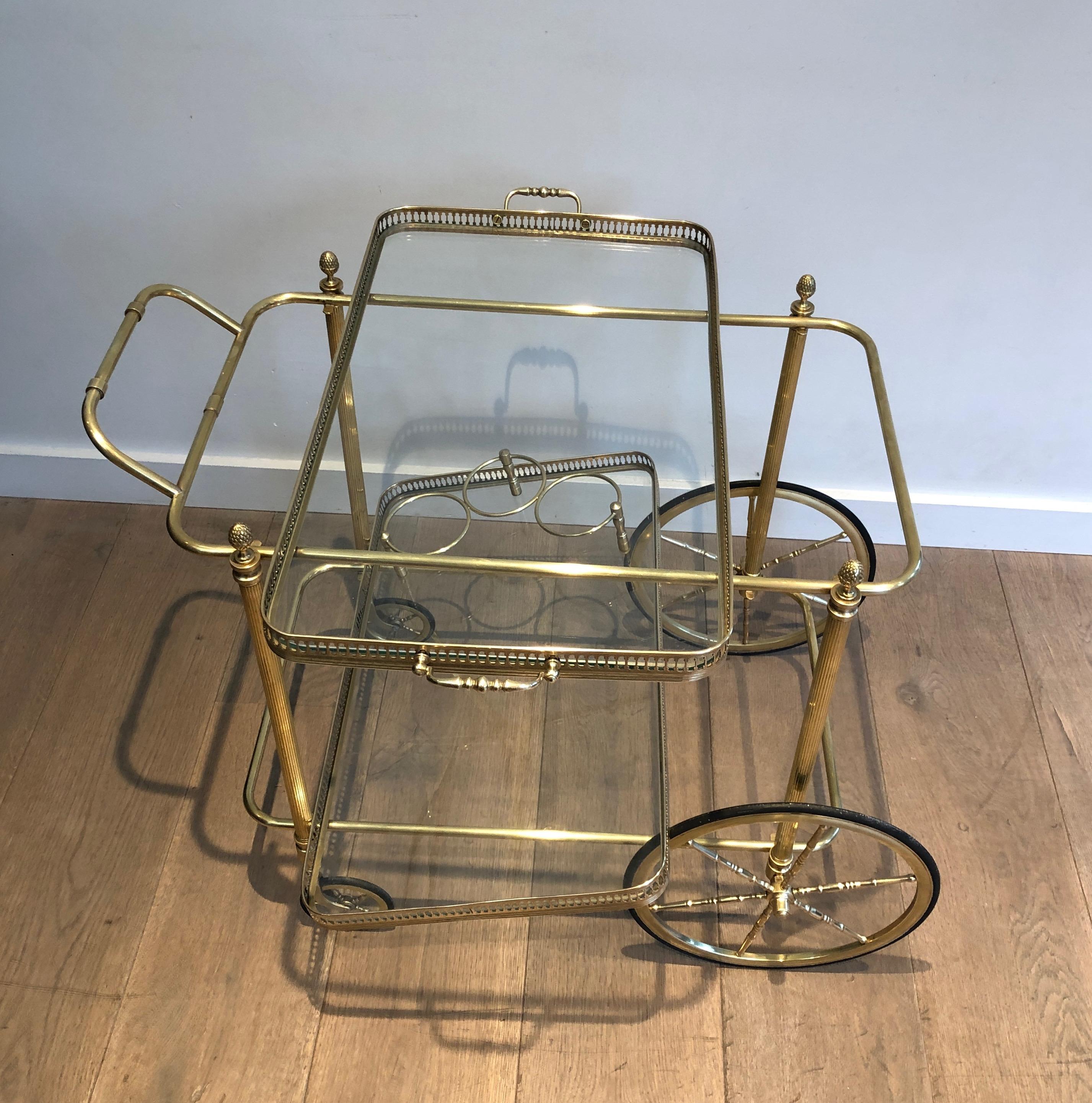 Neoclassical Style Brass Bar Cart with Removable Trays by Maison Jansen In Good Condition In Marcq-en-Barœul, Hauts-de-France