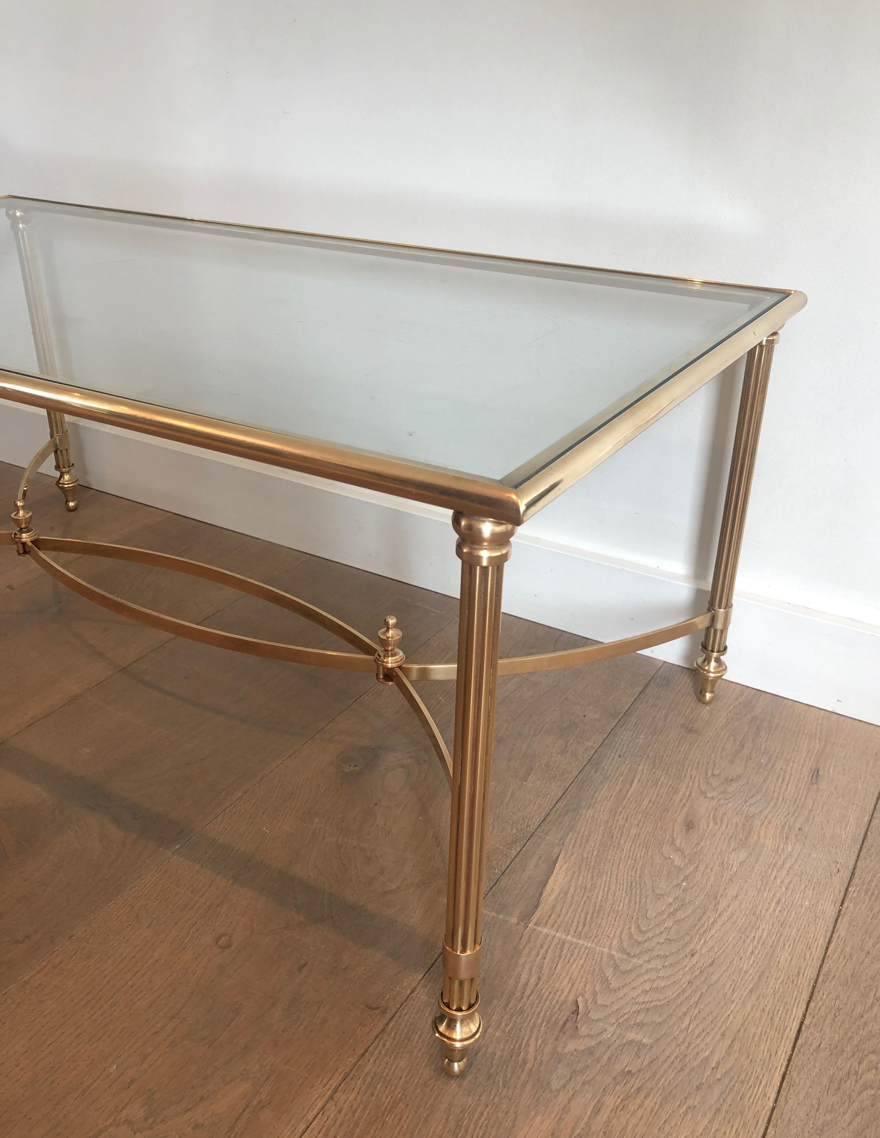 Table basse en laiton de style néoclassique par Maison Jansen en vente 3