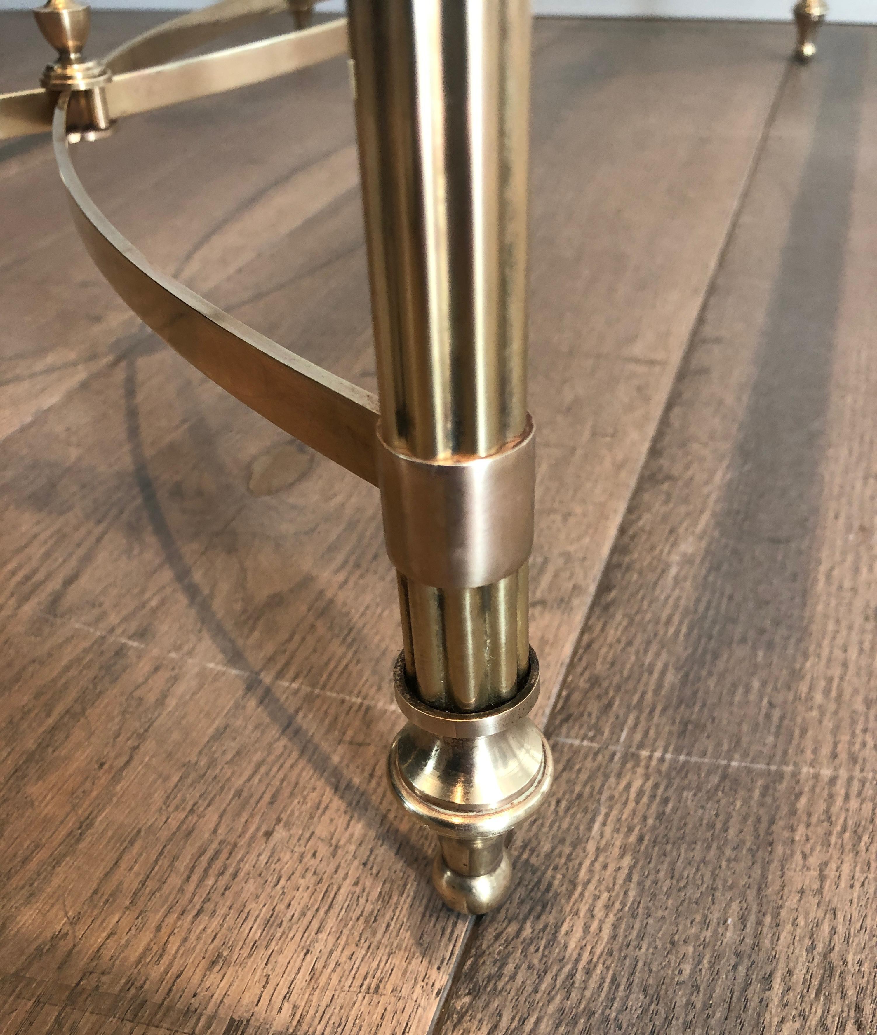 Table basse en laiton de style néoclassique par Maison Jansen en vente 6