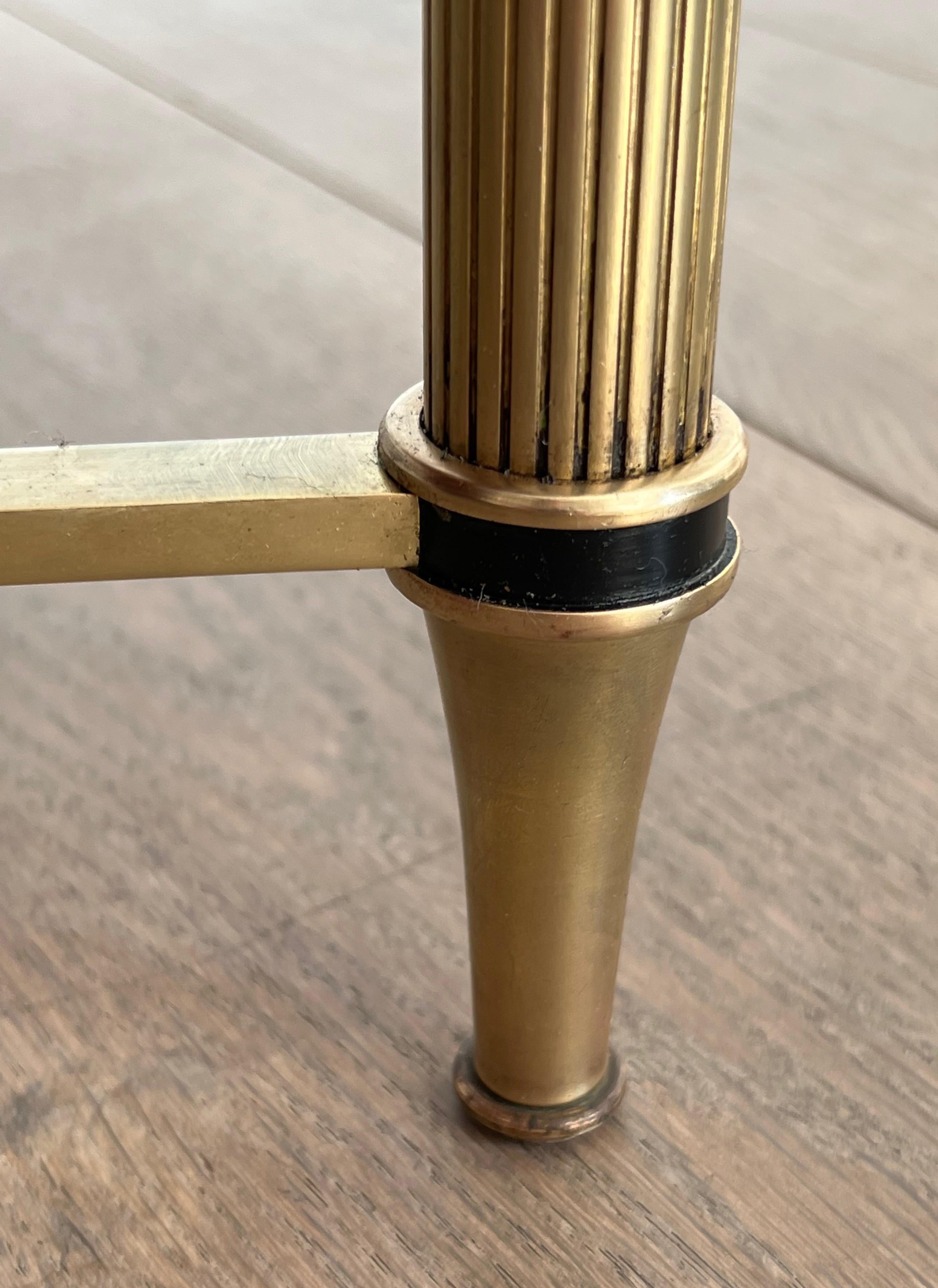 Table basse de style néoclassique avec plateau en miroir églomisé de la Maison Jansen 3