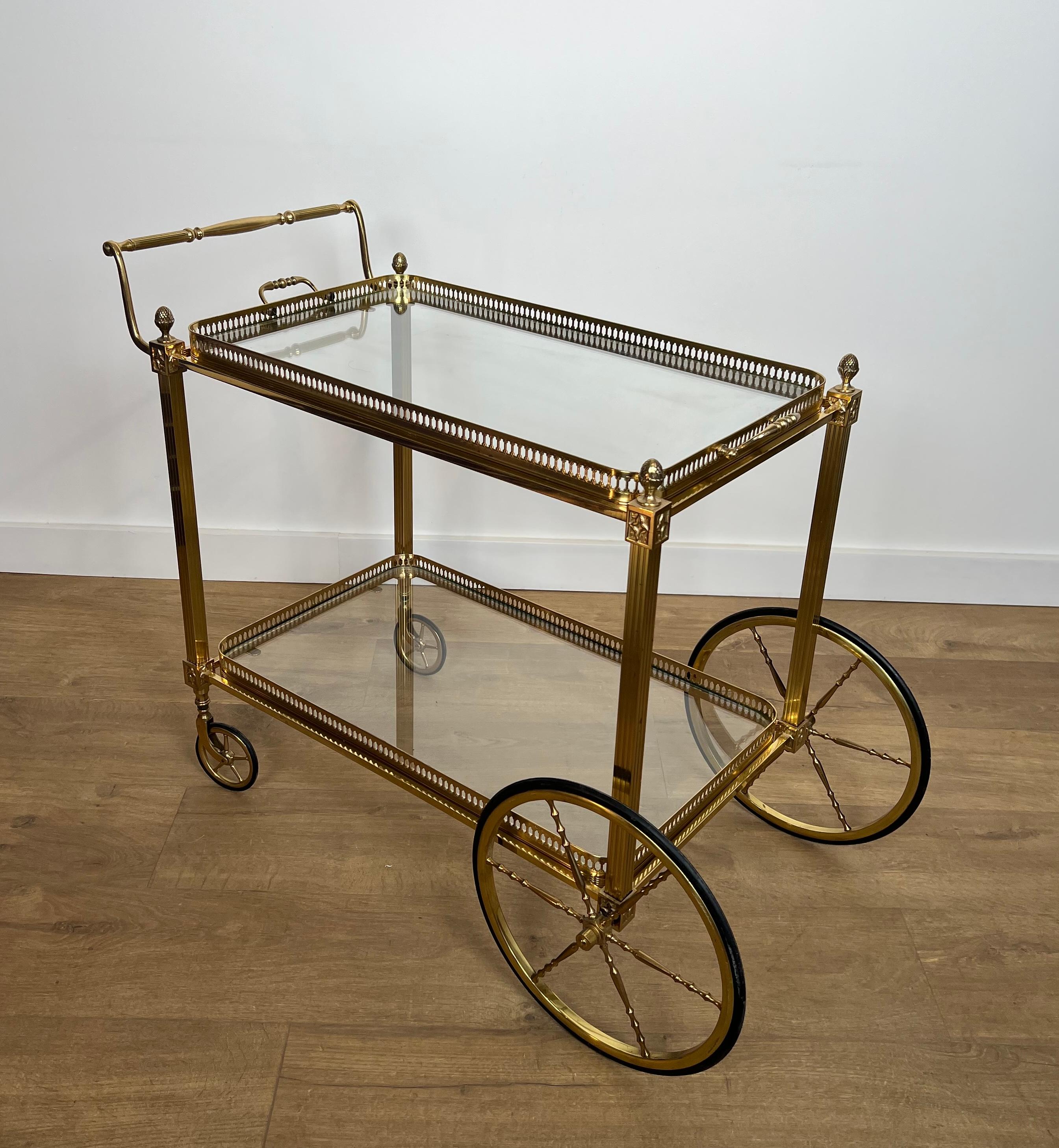 Neoclassical Style Brass Drinks Trolley with Lily Flowers. Maison Baguès. In Good Condition In Marcq-en-Barœul, Hauts-de-France