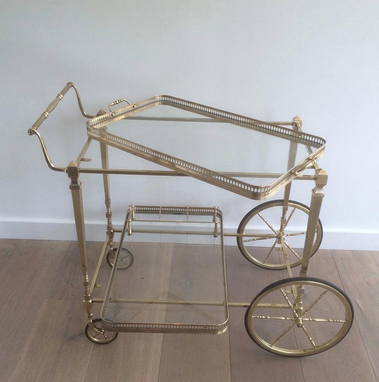 Neoclassical Style Brass Drinks Trolley with Removable Trays by Maison Jansen In Good Condition For Sale In Marcq-en-Baroeul, FR