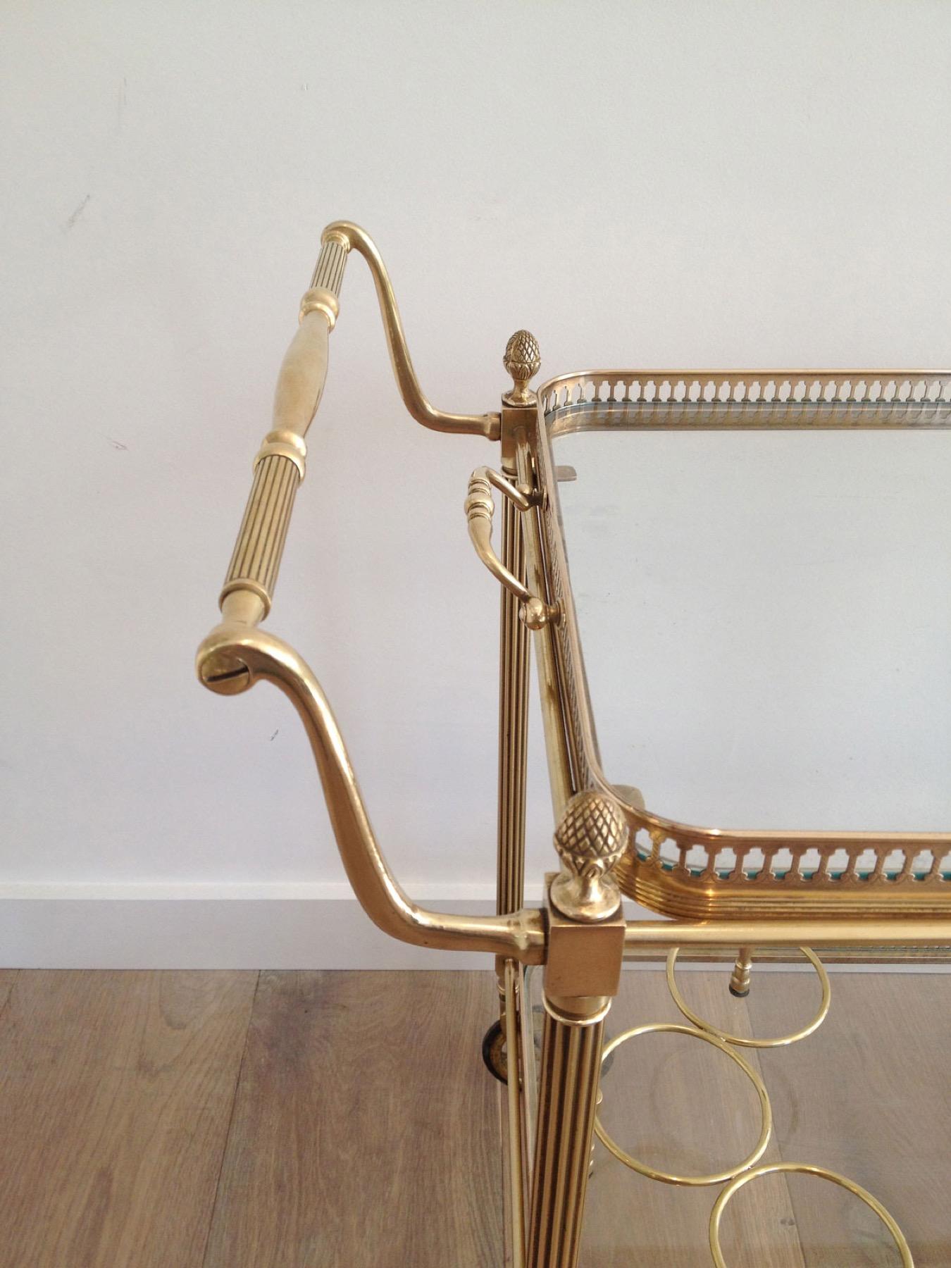 Neoclassical Style Brass Drinks Trolley with Removable Trays by Maison Jansen In Good Condition In Marcq-en-Barœul, Hauts-de-France