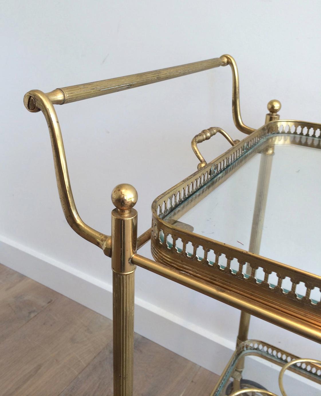 Neoclassical Style Brass Drinks Trolley with Removable Trays In Good Condition For Sale In Marcq-en-Barœul, Hauts-de-France