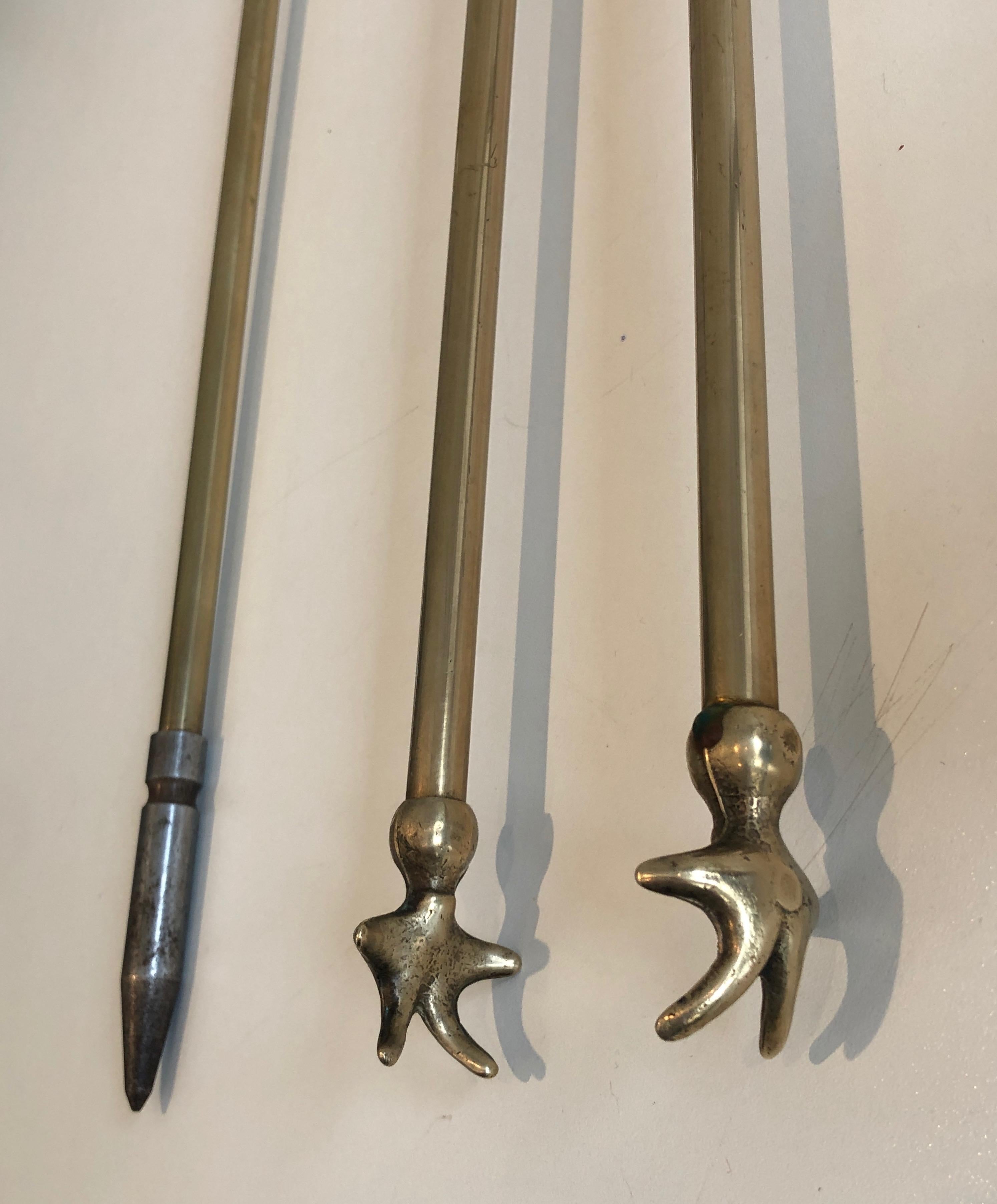 Strumenti per caminetto in ottone in stile neoclassico in vendita 3