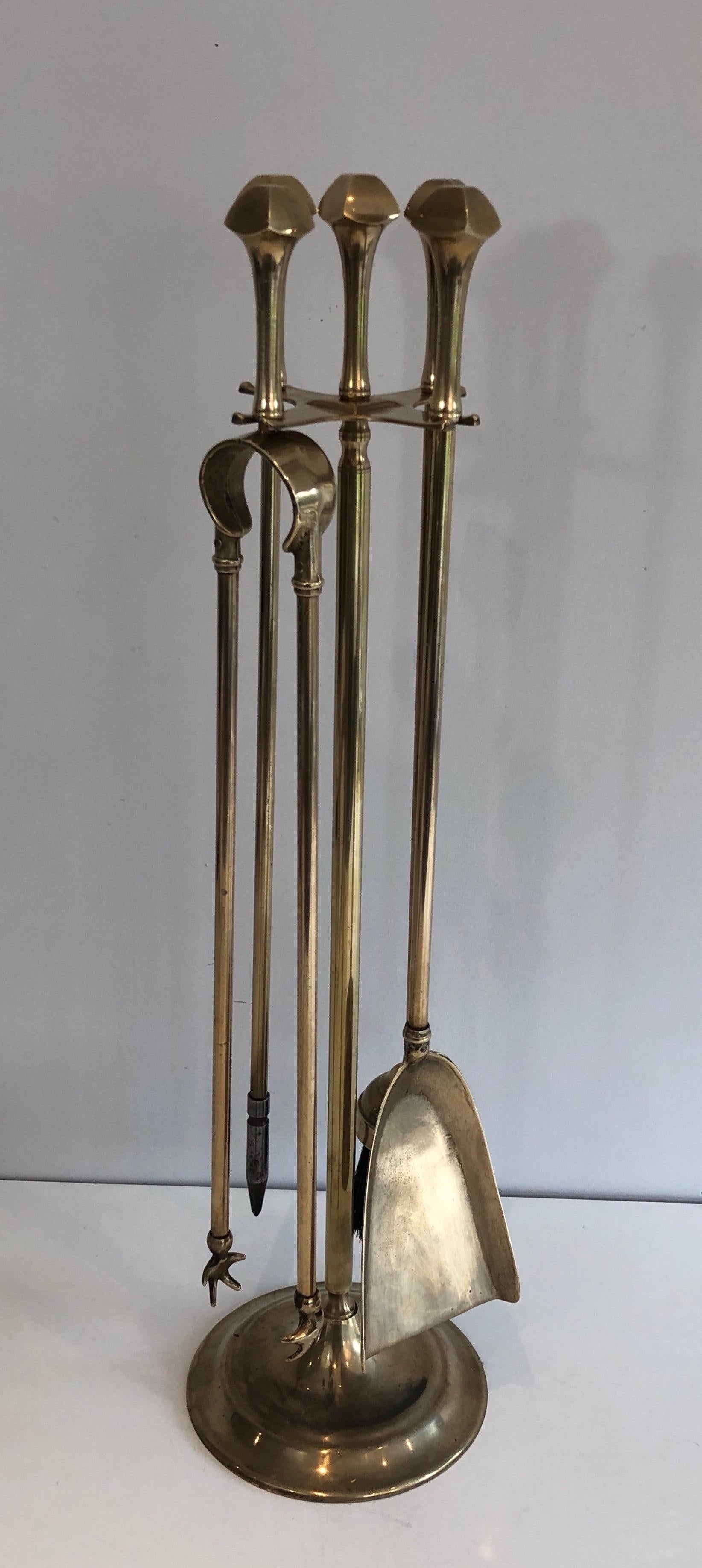 Strumenti per caminetto in ottone in stile neoclassico in vendita 8