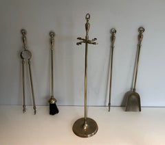 Herramientas de latón para chimeneas de estilo neoclásico