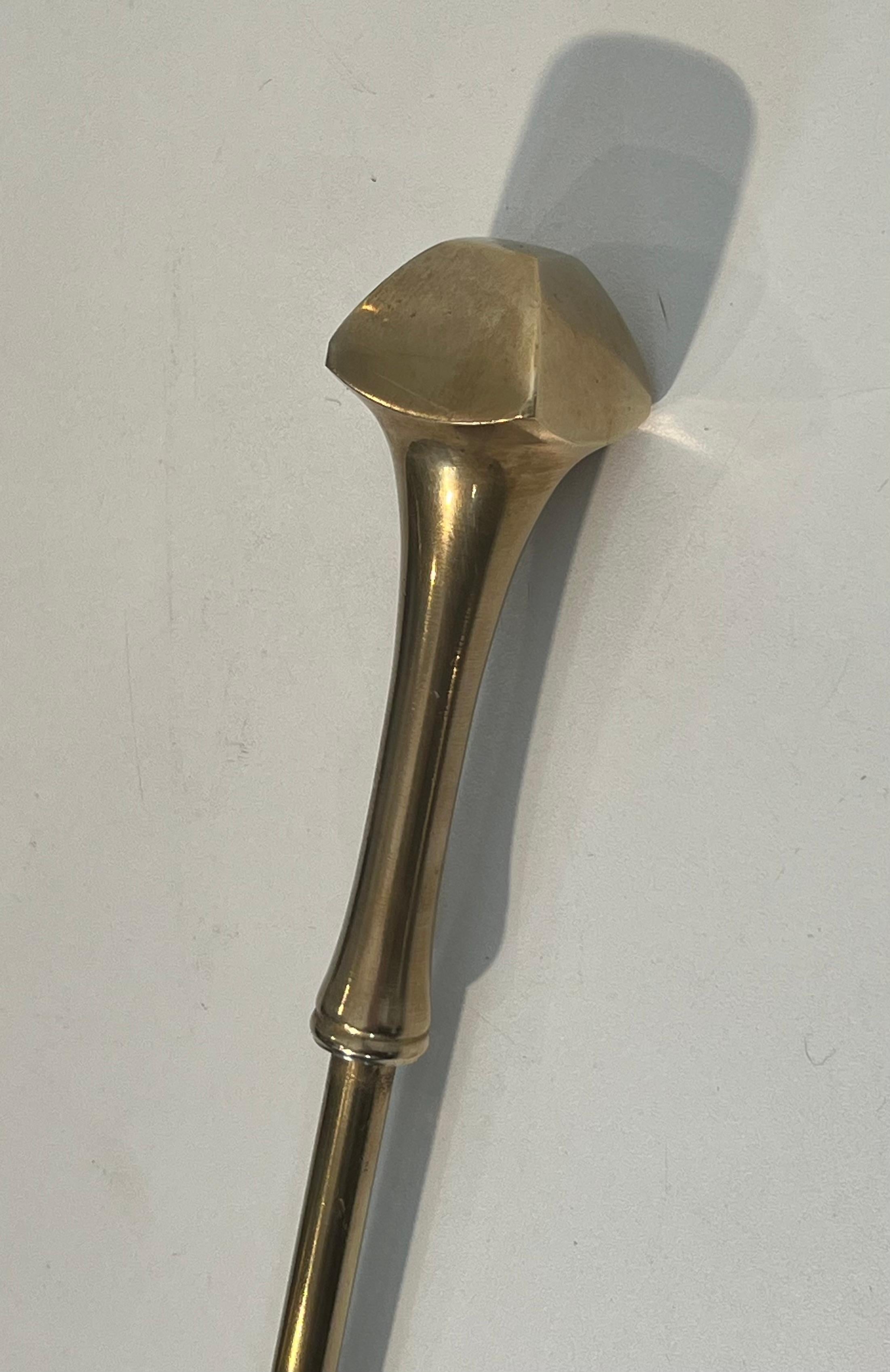 Strumenti per caminetto in ottone in stile neoclassico. Francese. Circa 1970 in vendita 8