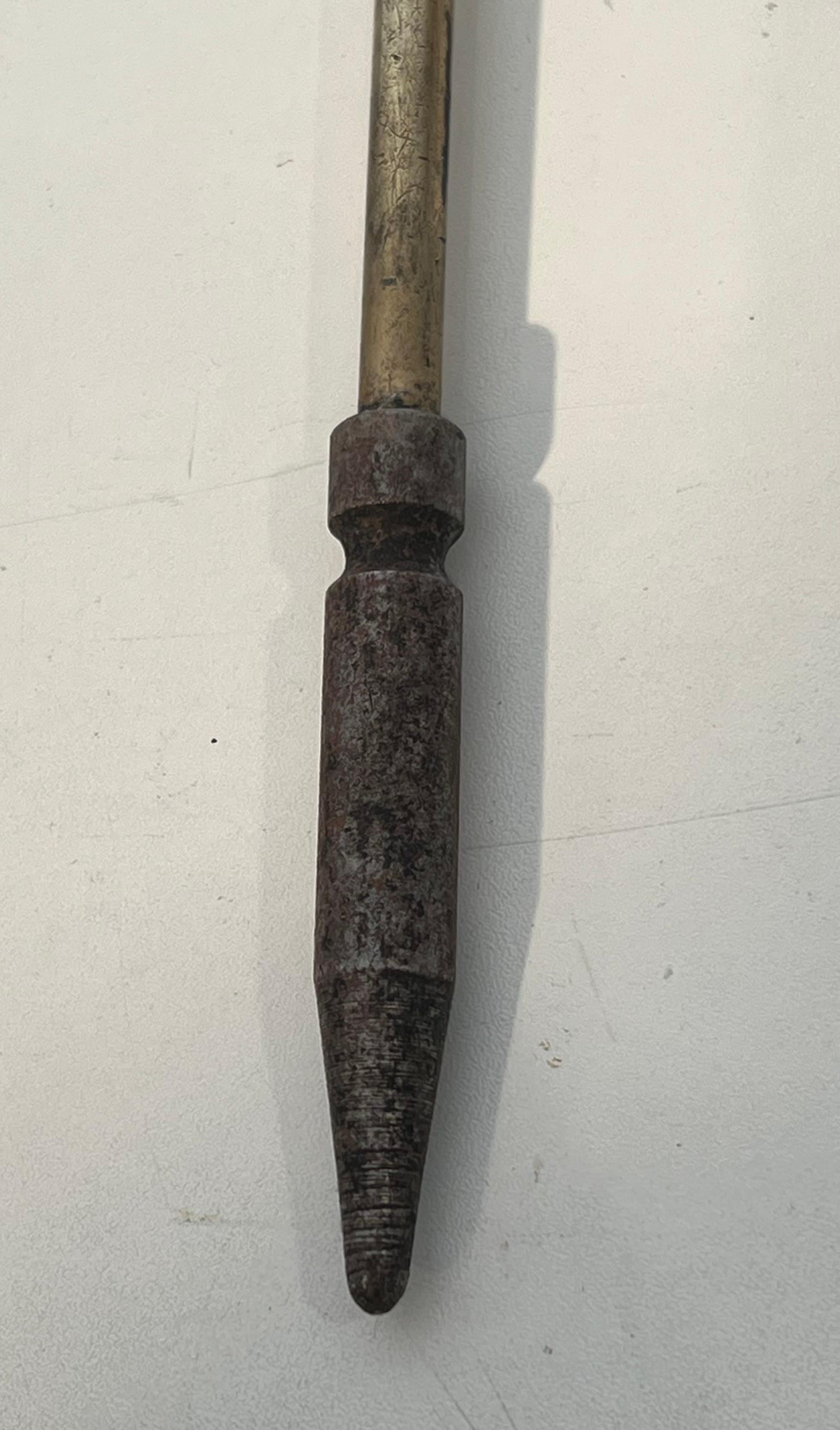 Strumenti per caminetto in ottone in stile neoclassico. Francese. Circa 1970 in vendita 10