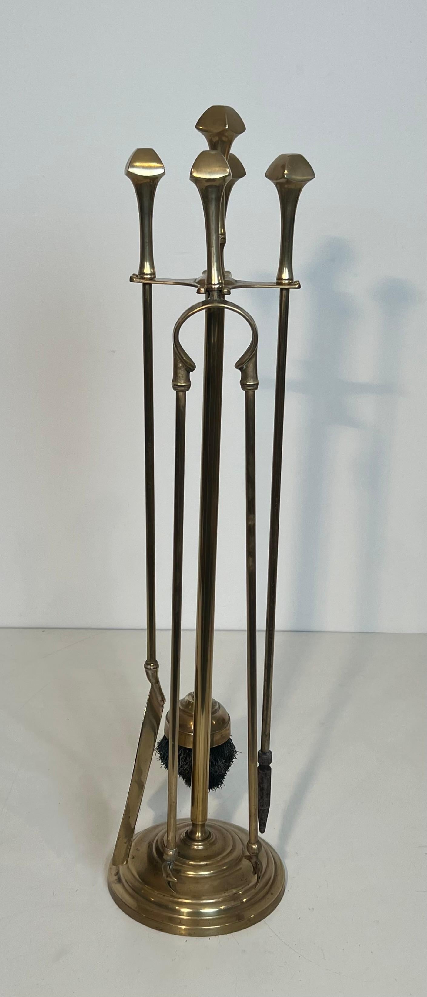 Strumenti per caminetto in ottone in stile neoclassico. Francese. Circa 1970 in vendita 14
