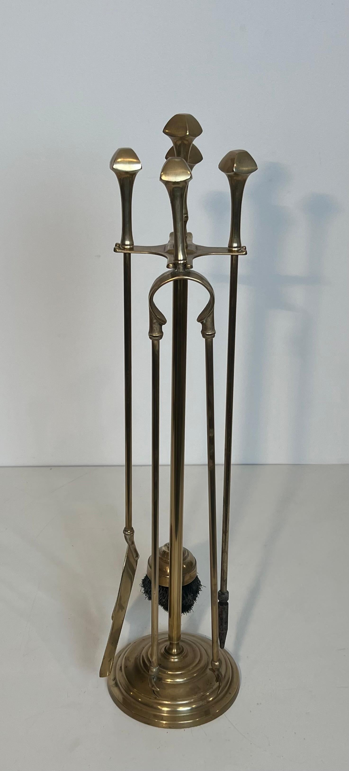 Neoclassico Strumenti per caminetto in ottone in stile neoclassico. Francese. Circa 1970 in vendita