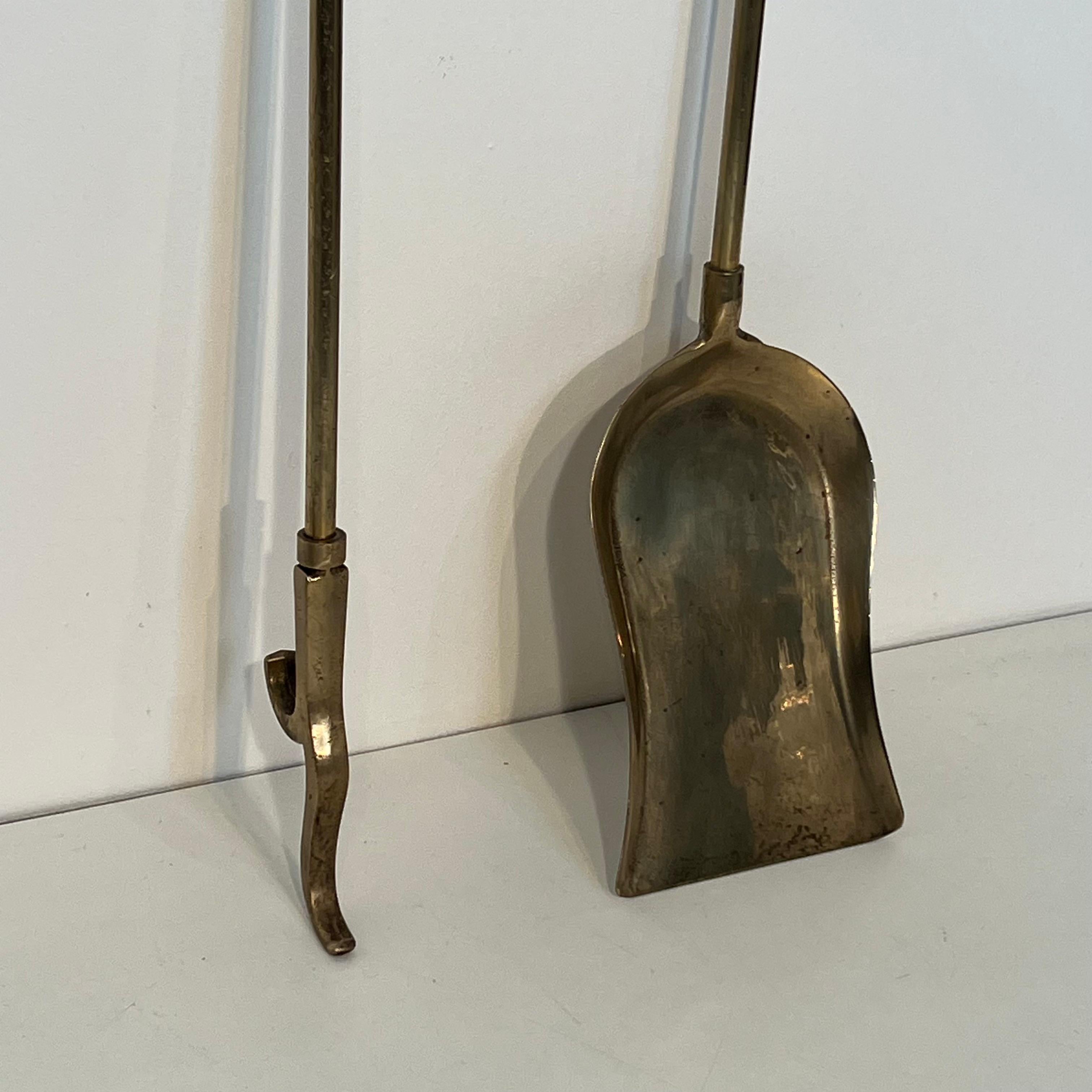 Neoclassical Style Brass Fireplace Tools on Stand in vendita 3