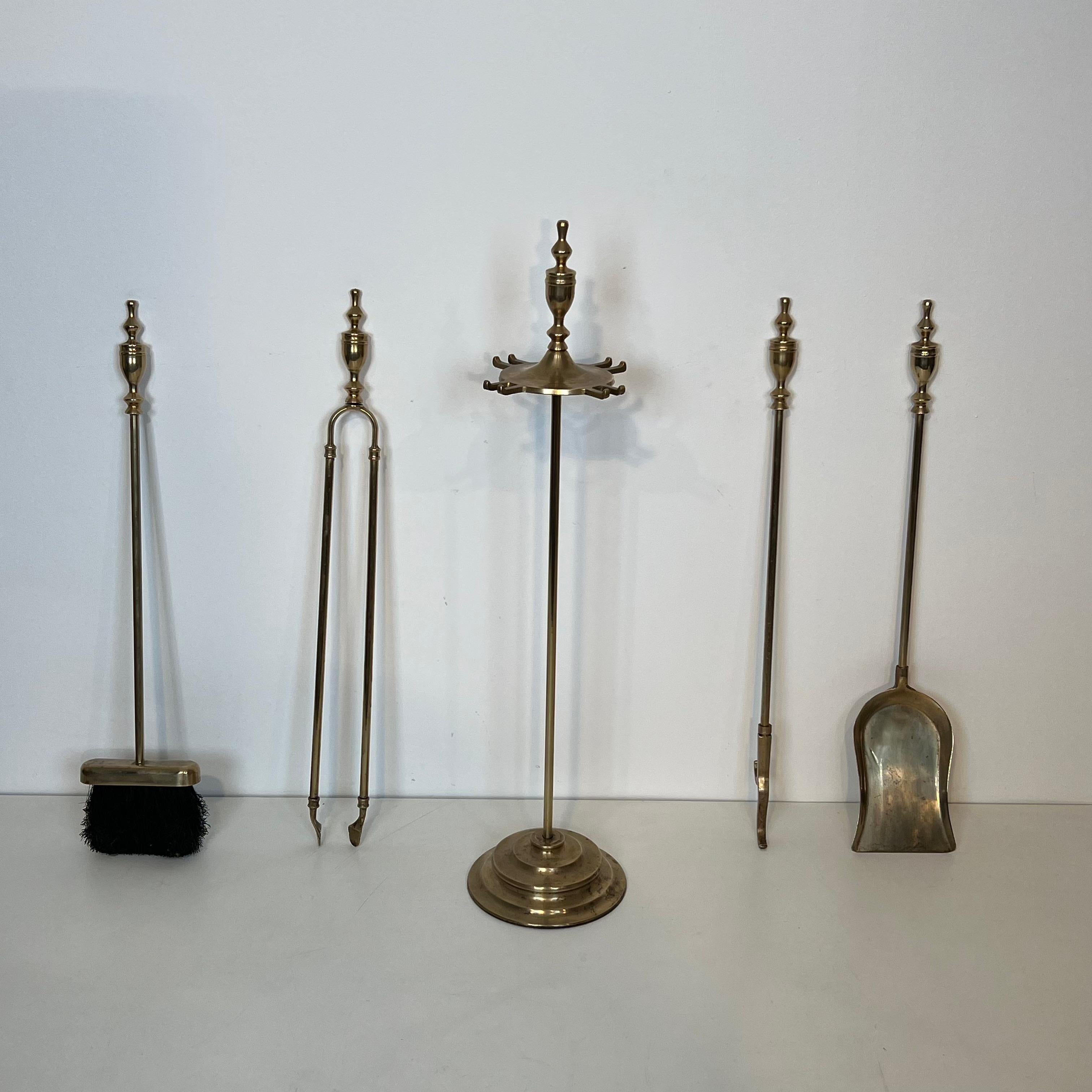 Neoclassical Style Brass Fireplace Tools on Stand in vendita 1