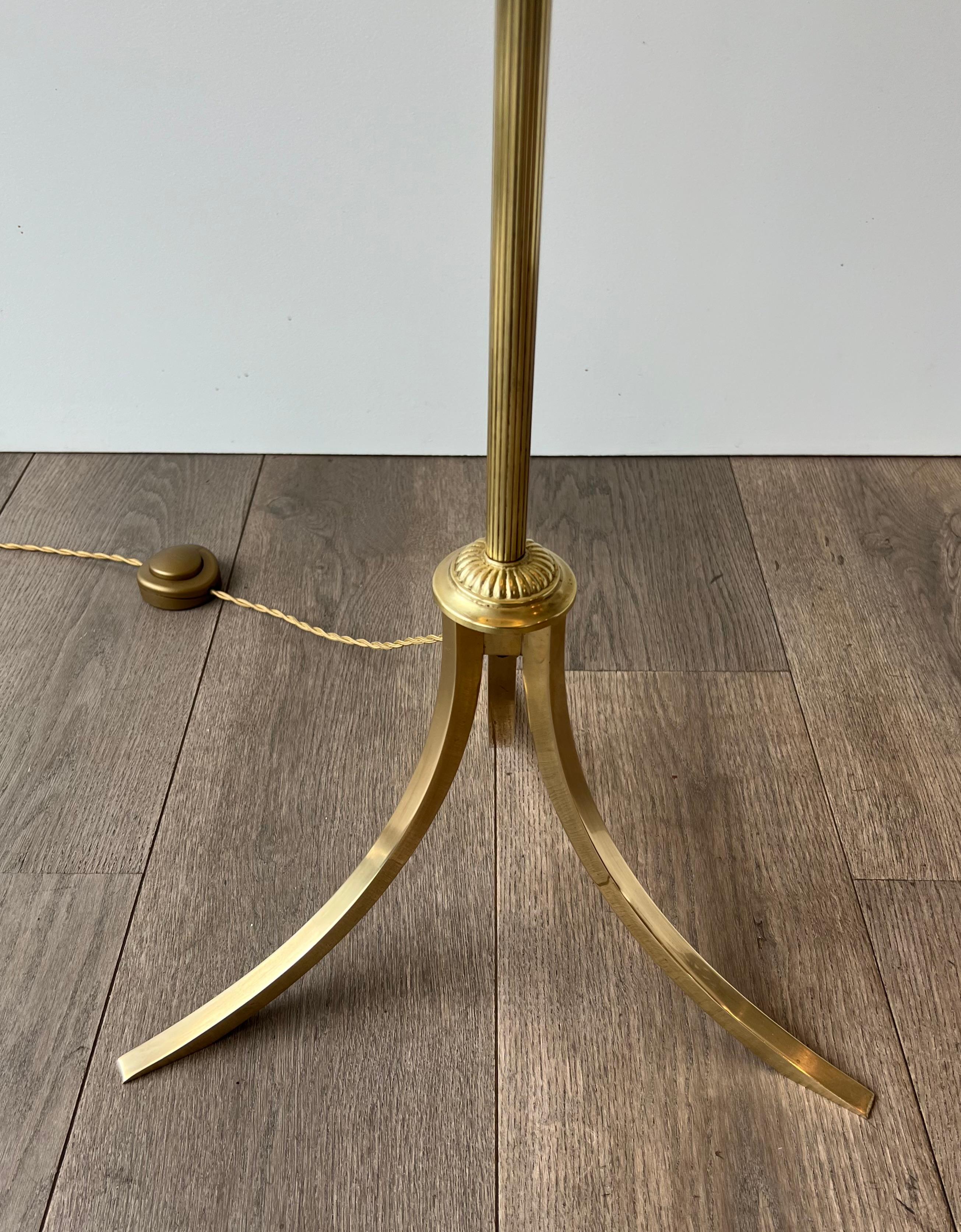Lampada da terra in ottone in stile neoclassico francese degli anni '40, Maison Jansen in vendita 7